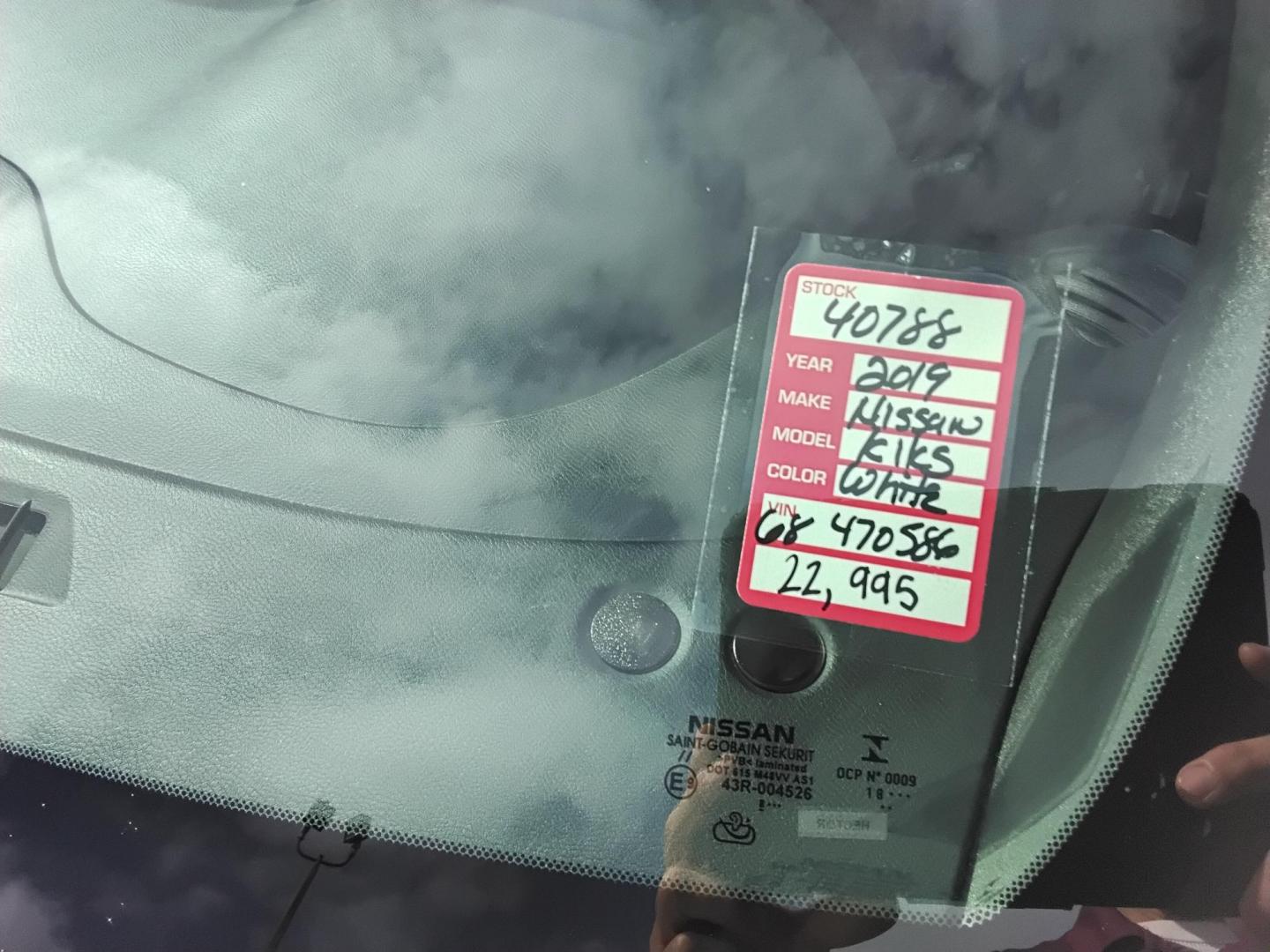 2019 White /Grey Nissan Kicks S (3N1CP5CU7KL) with an 1.6L L4 engine, CVT transmission, located at 6112 N Florida Avenue, Tampa, FL, 33604, (888) 521-5131, 27.954929, -82.459534 - $499 down plus tax & tag. - Photo#12