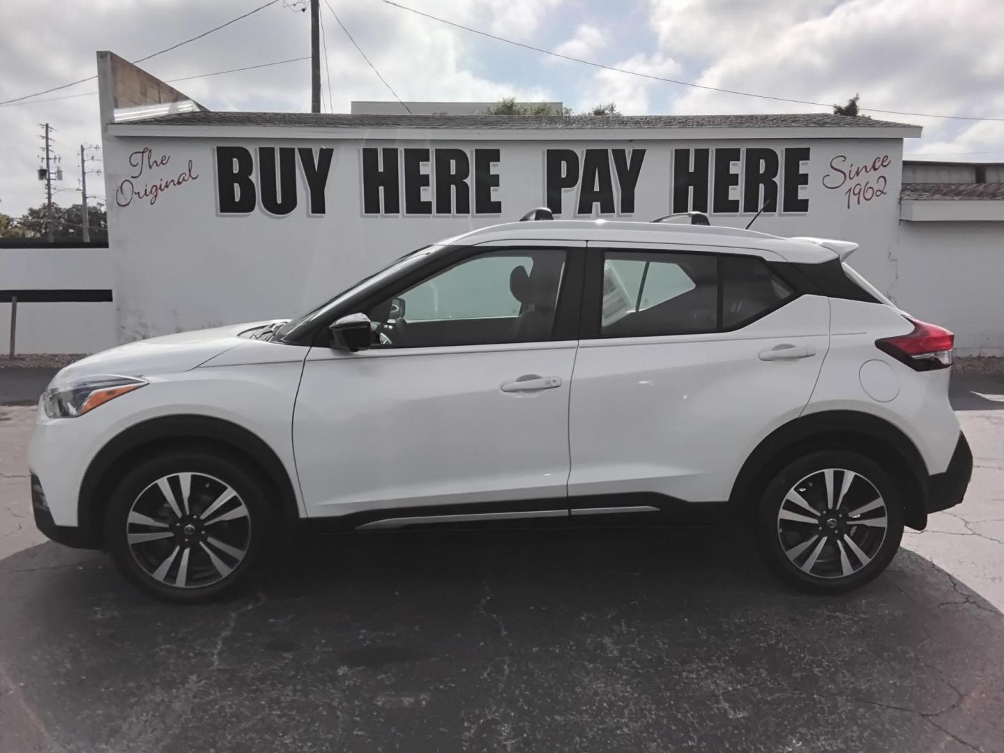 2019 White /Grey Nissan Kicks S (3N1CP5CU7KL) with an 1.6L L4 engine, CVT transmission, located at 6112 N Florida Avenue, Tampa, FL, 33604, (888) 521-5131, 27.954929, -82.459534 - $499 down plus tax & tag. - Photo#0