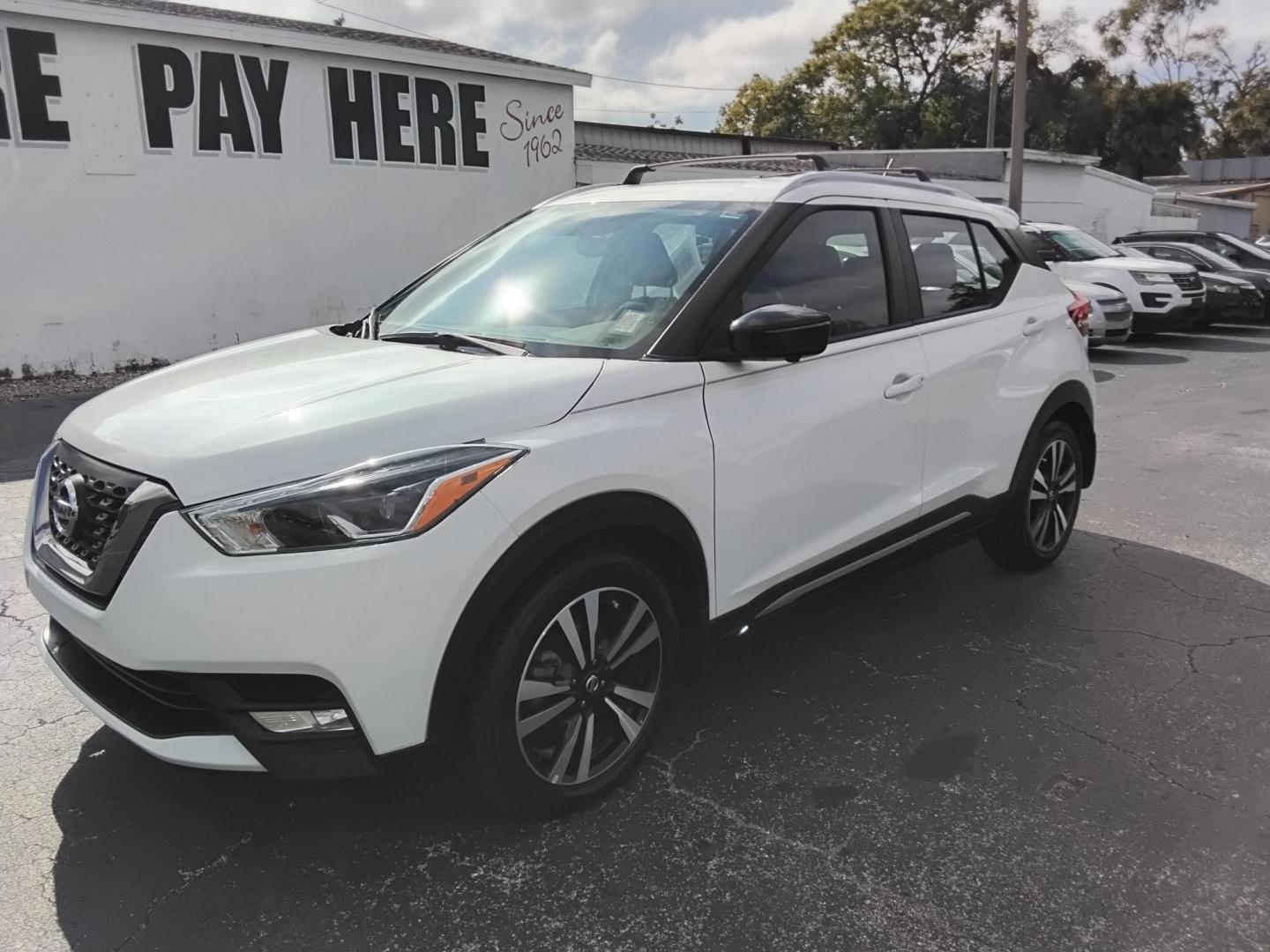 2019 White /Grey Nissan Kicks S (3N1CP5CU7KL) with an 1.6L L4 engine, CVT transmission, located at 6112 N Florida Avenue, Tampa, FL, 33604, (888) 521-5131, 27.954929, -82.459534 - $499 down plus tax & tag. - Photo#1