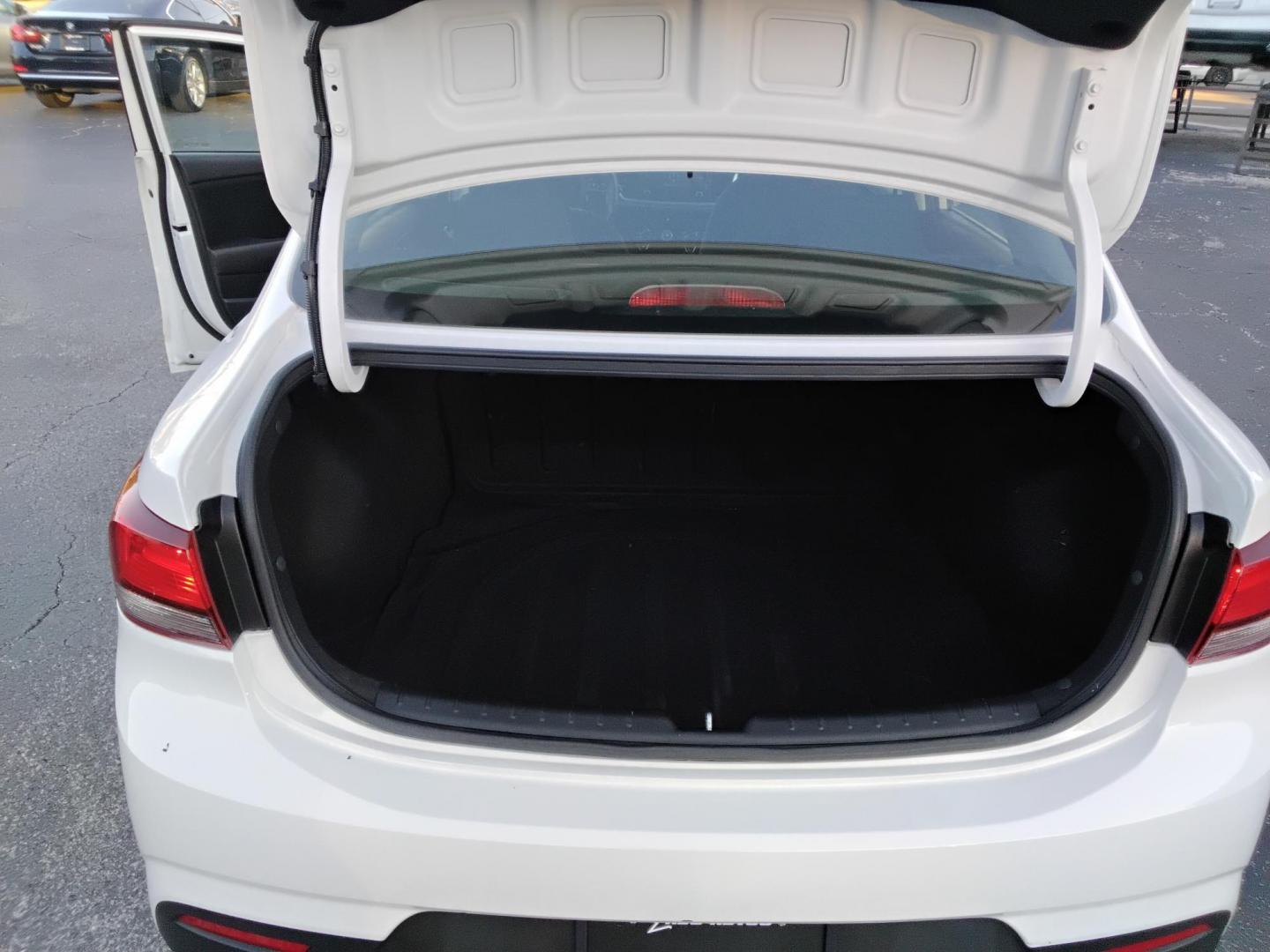 2019 White /Grey Kia Rio LX (3KPA24AB6KE) with an 1.6L L4 DOHC 16V engine, 6A transmission, located at 6112 N Florida Avenue, Tampa, FL, 33604, (888) 521-5131, 27.954929, -82.459534 - $499 DOWN PLUS TAX & TAG. - Photo#7