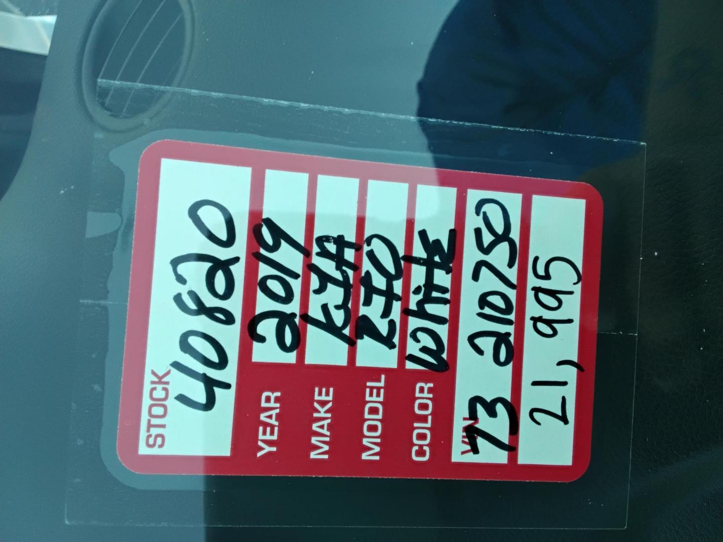 2019 White /Grey Kia Rio LX (3KPA24AB6KE) with an 1.6L L4 DOHC 16V engine, 6A transmission, located at 6112 N Florida Avenue, Tampa, FL, 33604, (888) 521-5131, 27.954929, -82.459534 - $499 DOWN PLUS TAX & TAG. - Photo#15