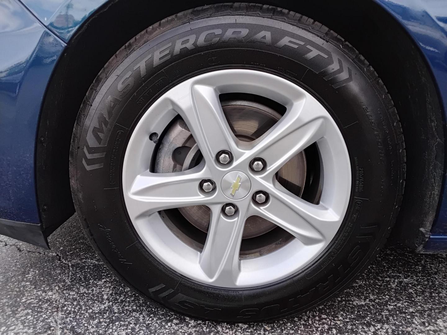 2019 DK BLUE /Grey Chevrolet Malibu LS (1G1ZB5ST8KF) with an 1.5L L4 DOHC 16V engine, 6A transmission, located at 6112 N Florida Avenue, Tampa, FL, 33604, (888) 521-5131, 27.954929, -82.459534 - $499 down plus tax & tag. - Photo#13