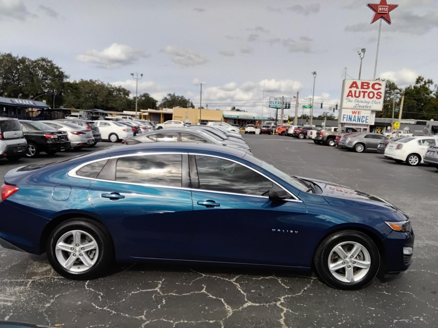 2019 DK BLUE /Grey Chevrolet Malibu LS (1G1ZB5ST8KF) with an 1.5L L4 DOHC 16V engine, 6A transmission, located at 6112 N Florida Avenue, Tampa, FL, 33604, (888) 521-5131, 27.954929, -82.459534 - $499 down plus tax & tag. - Photo#3
