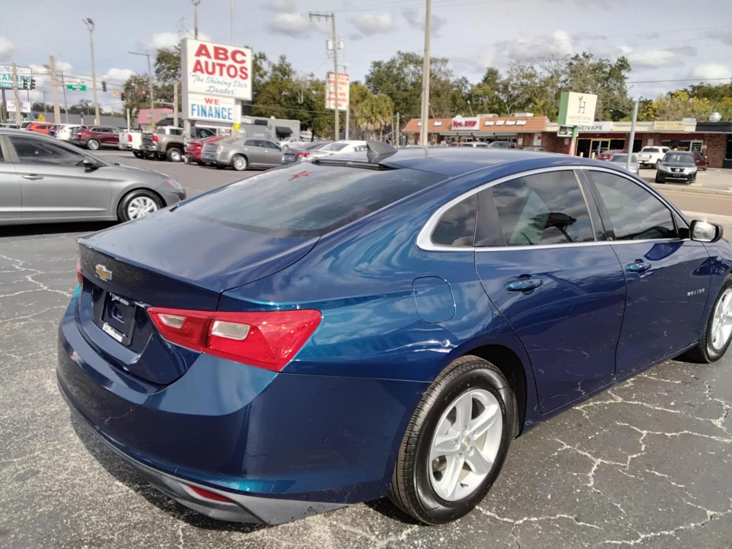 2019 DK BLUE /Grey Chevrolet Malibu LS (1G1ZB5ST8KF) with an 1.5L L4 DOHC 16V engine, 6A transmission, located at 6112 N Florida Avenue, Tampa, FL, 33604, (888) 521-5131, 27.954929, -82.459534 - $499 down plus tax & tag. - Photo#6