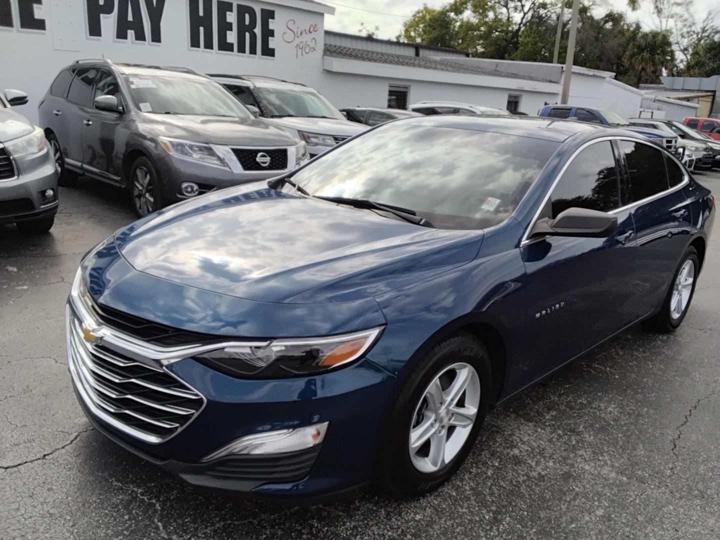 2019 DK BLUE /Grey Chevrolet Malibu LS (1G1ZB5ST8KF) with an 1.5L L4 DOHC 16V engine, 6A transmission, located at 6112 N Florida Avenue, Tampa, FL, 33604, (888) 521-5131, 27.954929, -82.459534 - $499 down plus tax & tag. - Photo#4