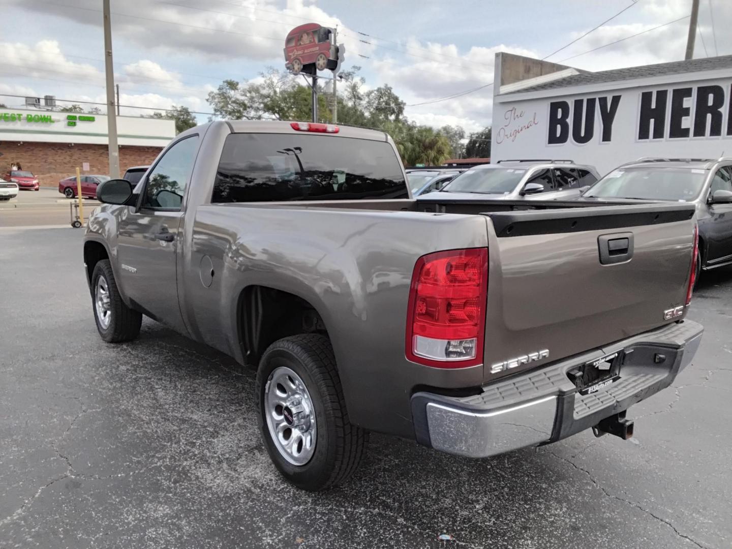 2013 GOLD /Beige GMC Sierra 1500 Work Truck 2WD (1GTN1TEX9DZ) with an 4.3L V6 OHV 12V engine, 6-Speed Automatic transmission, located at 6112 N Florida Avenue, Tampa, FL, 33604, (888) 521-5131, 27.954929, -82.459534 - $499 DOWN PLUS TAX & TAG. - Photo#4