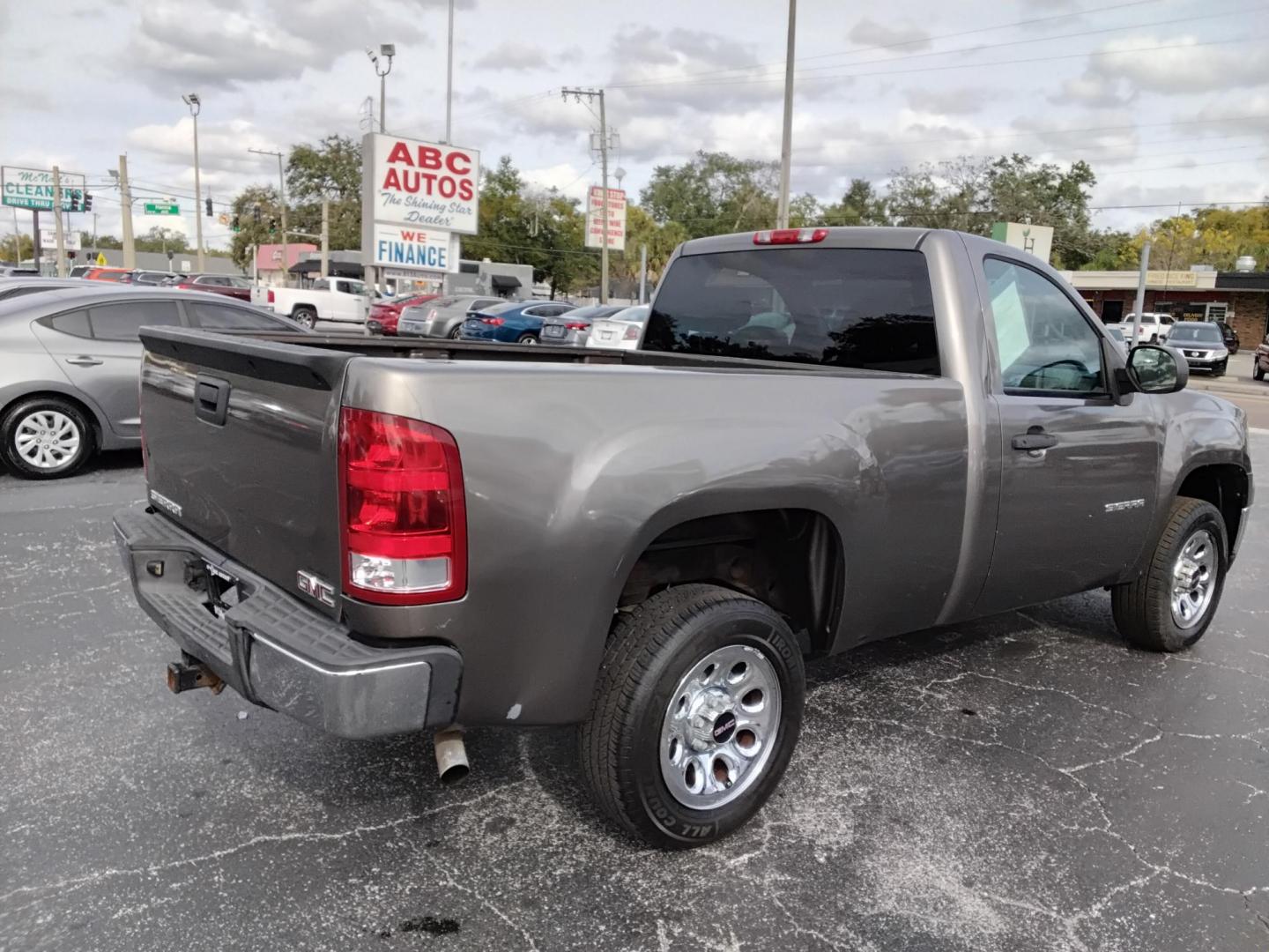 2013 GOLD /Beige GMC Sierra 1500 Work Truck 2WD (1GTN1TEX9DZ) with an 4.3L V6 OHV 12V engine, 6-Speed Automatic transmission, located at 6112 N Florida Avenue, Tampa, FL, 33604, (888) 521-5131, 27.954929, -82.459534 - $499 DOWN PLUS TAX & TAG. - Photo#5