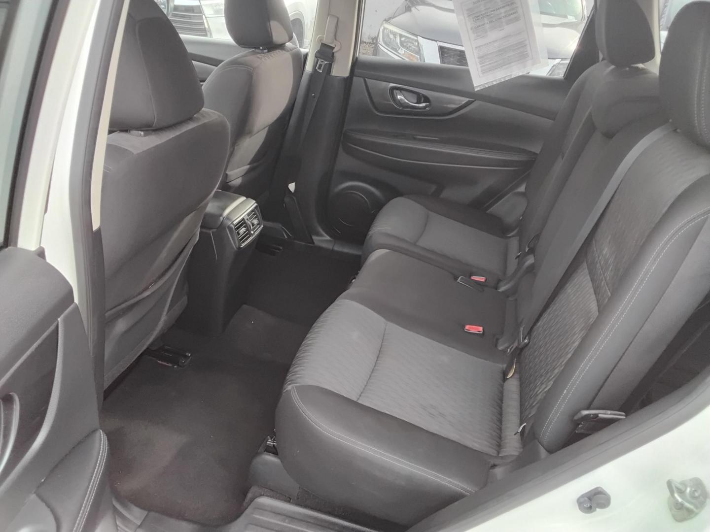 2018 White /Grey Nissan Rogue SV 2WD (JN8AT2MT1JW) with an 2.5L L4 DOHC 16V engine, CVT transmission, located at 6112 N Florida Avenue, Tampa, FL, 33604, (888) 521-5131, 27.954929, -82.459534 - $499 down plus tax & tag. - Photo#12