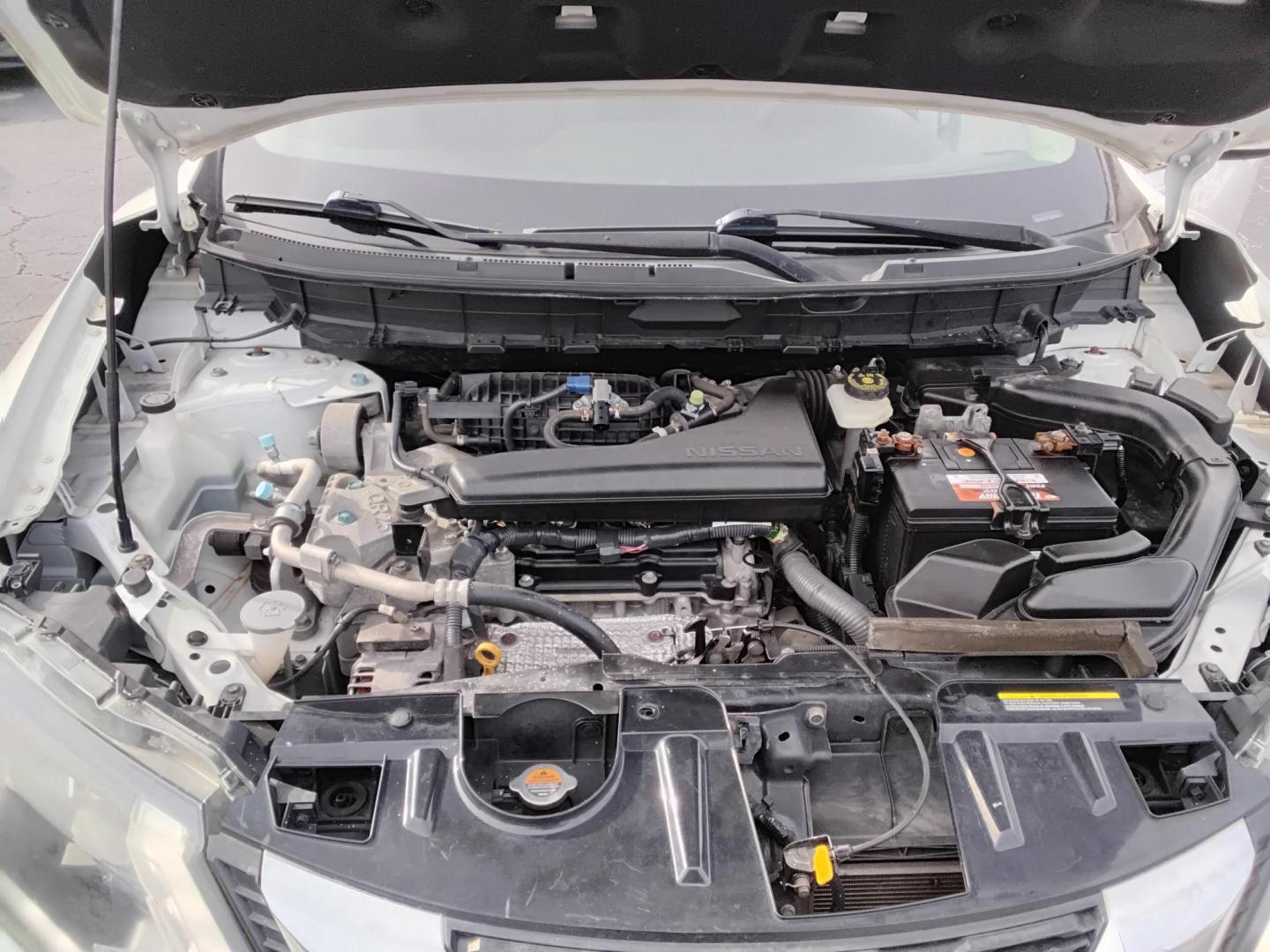 2018 White /Grey Nissan Rogue SV 2WD (JN8AT2MT1JW) with an 2.5L L4 DOHC 16V engine, CVT transmission, located at 6112 N Florida Avenue, Tampa, FL, 33604, (888) 521-5131, 27.954929, -82.459534 - $499 down plus tax & tag.- Photo#14