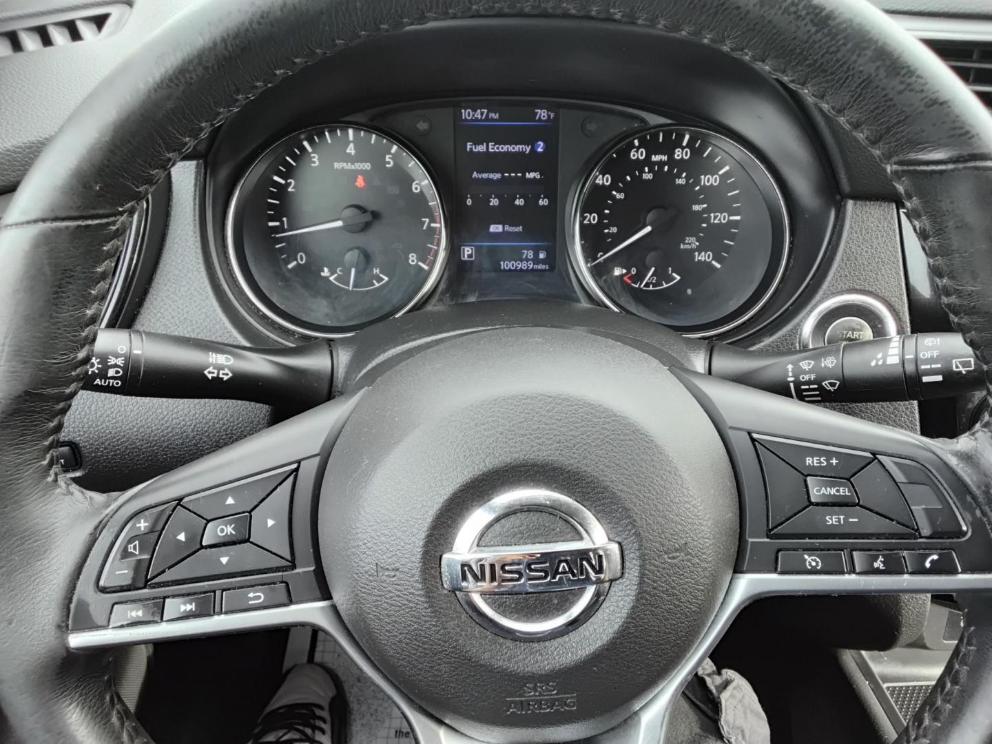 2018 White /Grey Nissan Rogue SV 2WD (JN8AT2MT1JW) with an 2.5L L4 DOHC 16V engine, CVT transmission, located at 6112 N Florida Avenue, Tampa, FL, 33604, (888) 521-5131, 27.954929, -82.459534 - $499 down plus tax & tag.- Photo#9