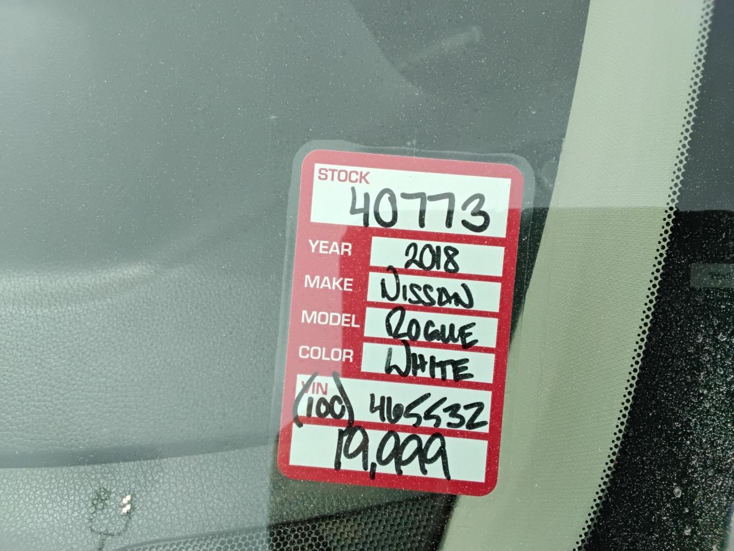 2018 White /Grey Nissan Rogue SV 2WD (JN8AT2MT1JW) with an 2.5L L4 DOHC 16V engine, CVT transmission, located at 6112 N Florida Avenue, Tampa, FL, 33604, (888) 521-5131, 27.954929, -82.459534 - $499 down plus tax & tag. - Photo#15
