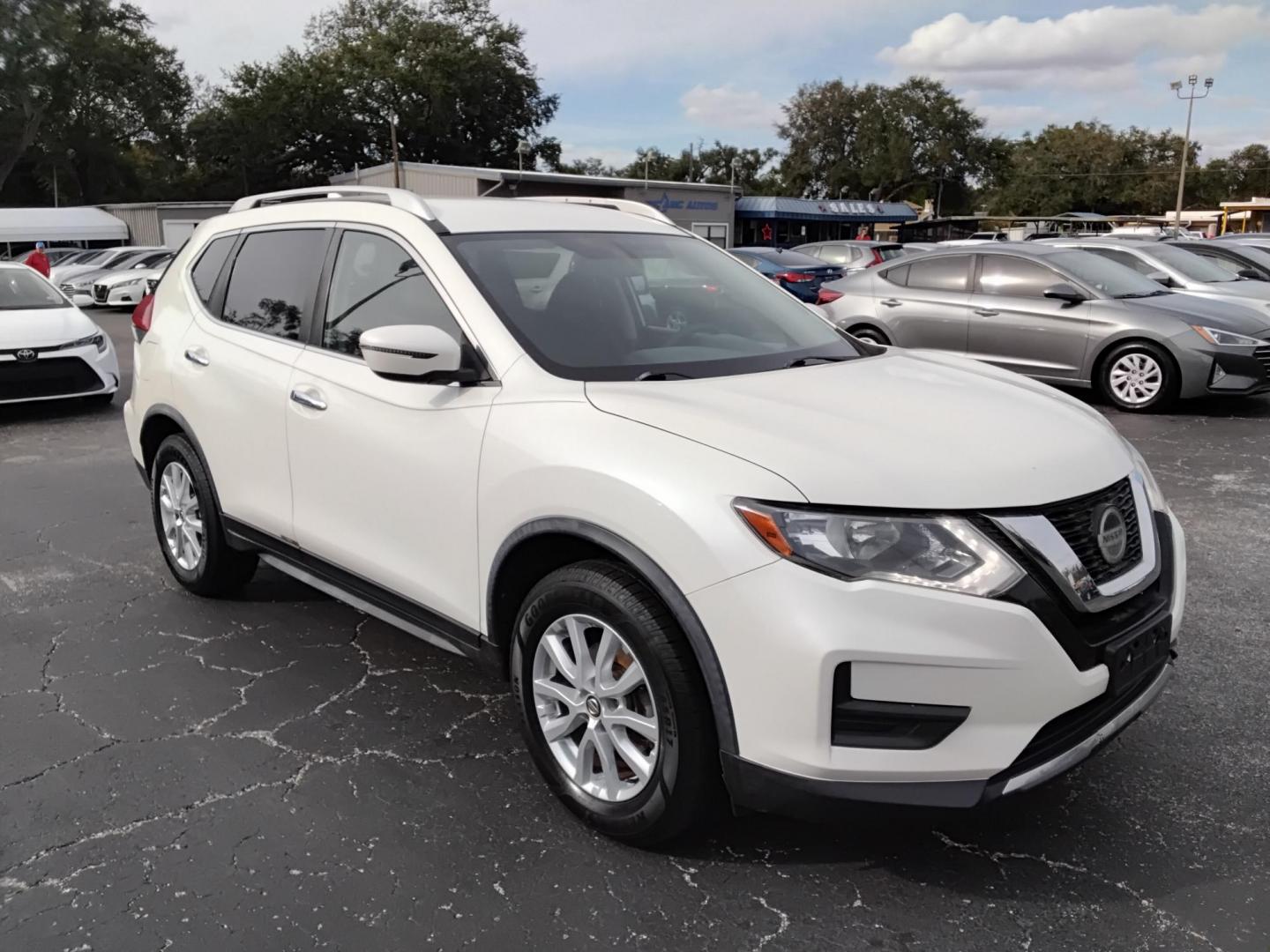 2018 White /Grey Nissan Rogue SV 2WD (JN8AT2MT1JW) with an 2.5L L4 DOHC 16V engine, CVT transmission, located at 6112 N Florida Avenue, Tampa, FL, 33604, (888) 521-5131, 27.954929, -82.459534 - $499 down plus tax & tag.- Photo#2