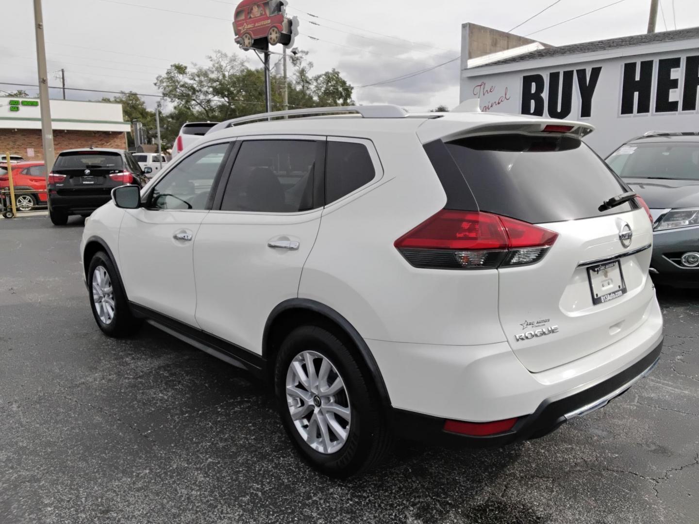 2018 White /Grey Nissan Rogue SV 2WD (JN8AT2MT1JW) with an 2.5L L4 DOHC 16V engine, CVT transmission, located at 6112 N Florida Avenue, Tampa, FL, 33604, (888) 521-5131, 27.954929, -82.459534 - $499 down plus tax & tag.- Photo#6