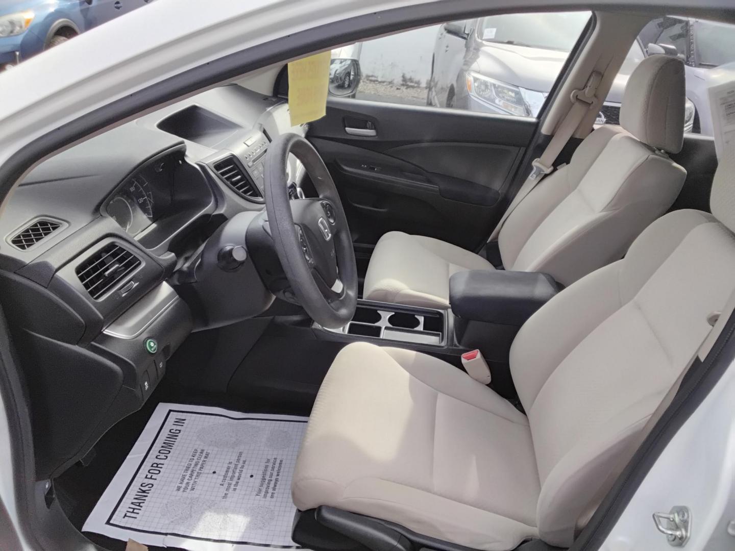 2016 White /Beige Honda CR-V SE 2WD (5J6RM3H49GL) with an 2.4L L4 DOHC 16V engine, CVT transmission, located at 6112 N Florida Avenue, Tampa, FL, 33604, (888) 521-5131, 27.954929, -82.459534 - $499 down plus tax & tag. - Photo#8