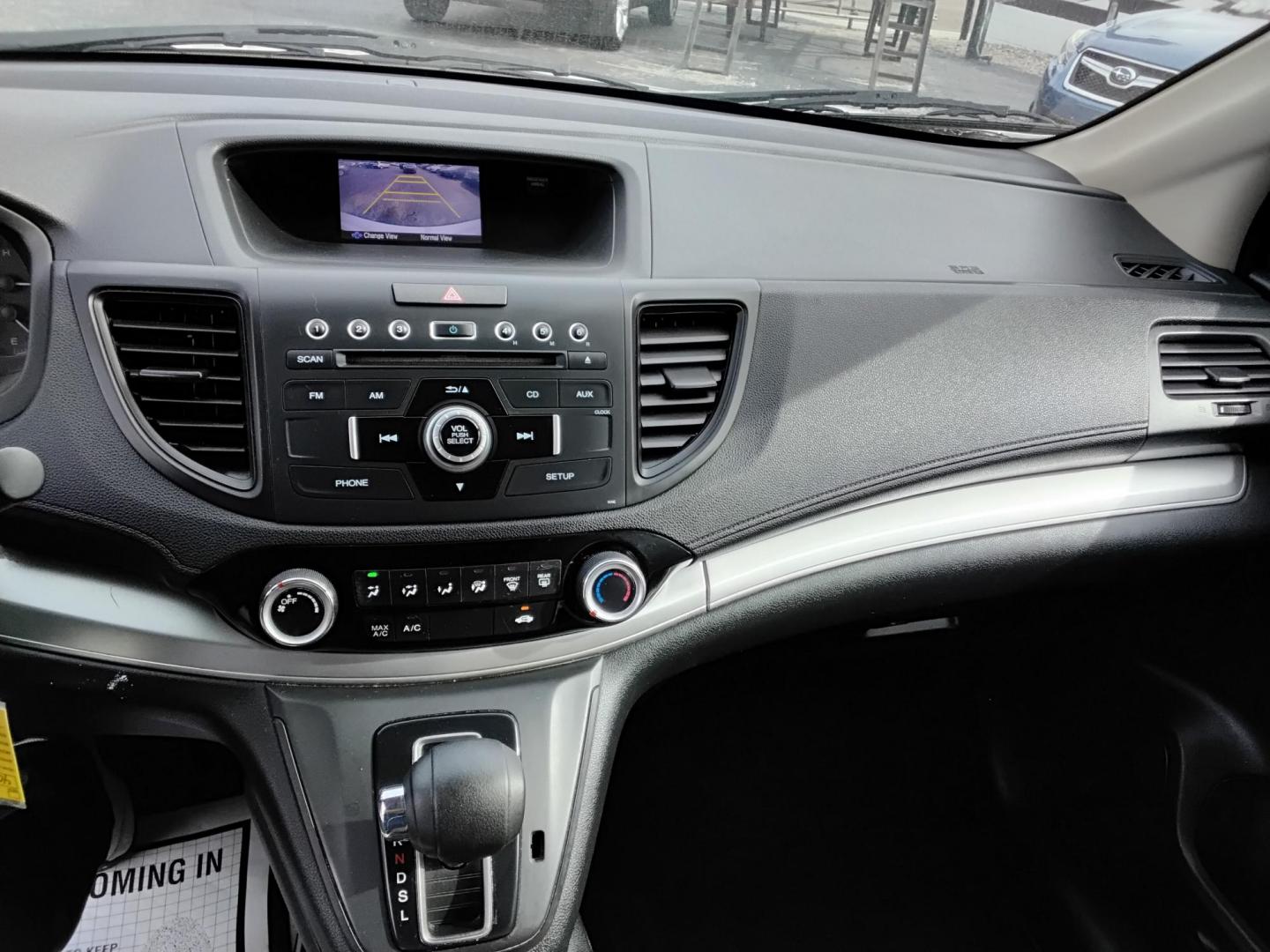 2016 White /Beige Honda CR-V SE 2WD (5J6RM3H49GL) with an 2.4L L4 DOHC 16V engine, CVT transmission, located at 6112 N Florida Avenue, Tampa, FL, 33604, (888) 521-5131, 27.954929, -82.459534 - $499 down plus tax & tag. - Photo#11