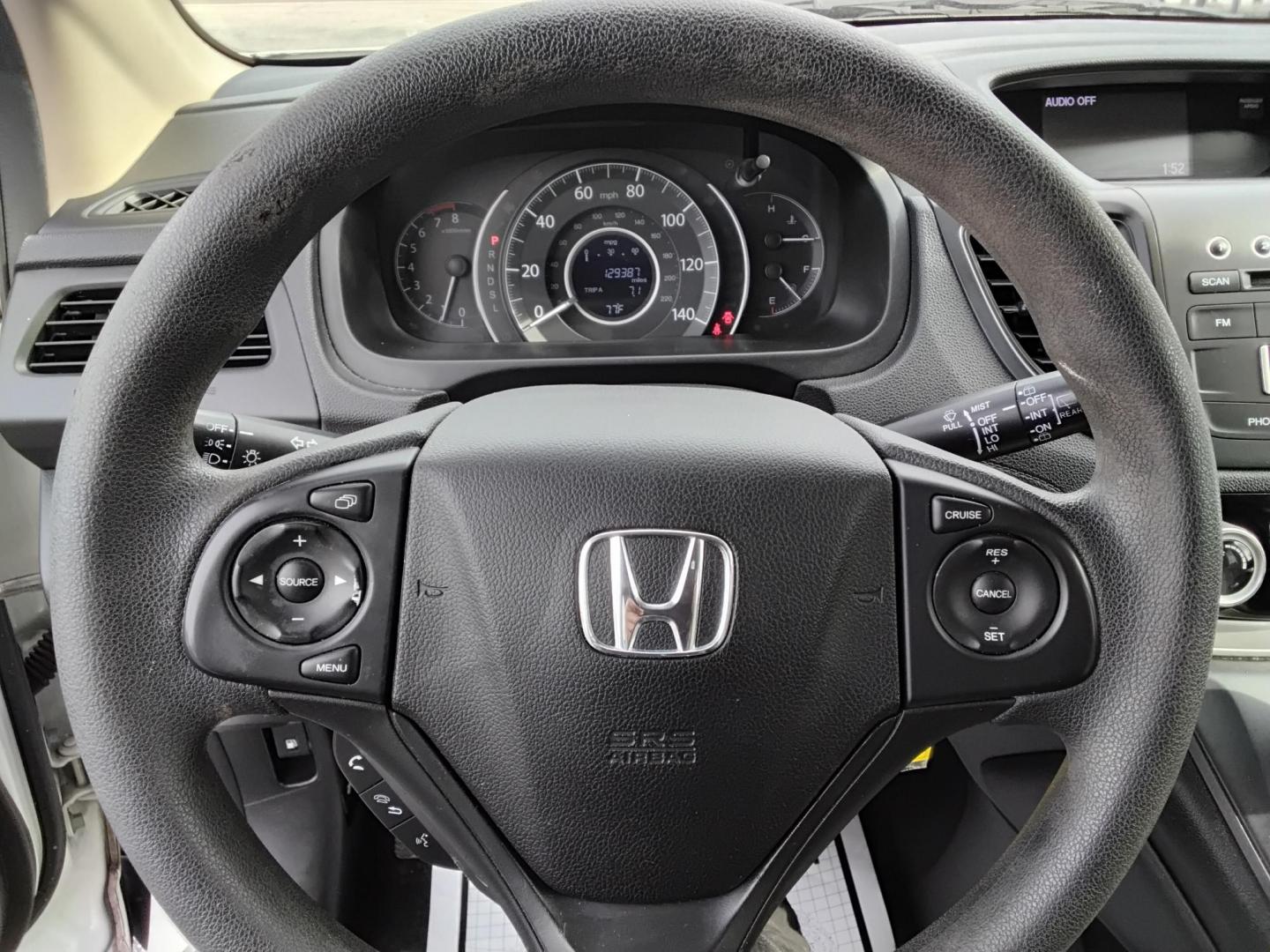 2016 White /Beige Honda CR-V SE 2WD (5J6RM3H49GL) with an 2.4L L4 DOHC 16V engine, CVT transmission, located at 6112 N Florida Avenue, Tampa, FL, 33604, (888) 521-5131, 27.954929, -82.459534 - $499 down plus tax & tag. - Photo#10