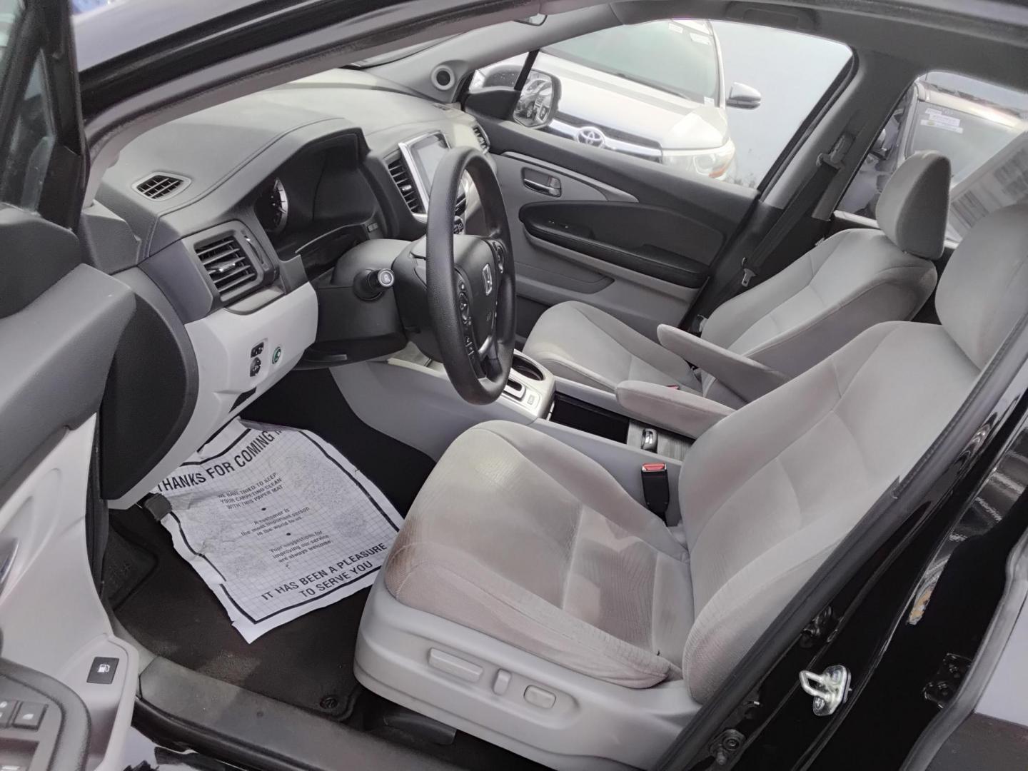 2016 BLACK /Grey Honda Pilot EX 2WD (5FNYF5H31GB) with an 3.5L V6 SOHC 24V engine, 6-Speed Automatic transmission, located at 6112 N Florida Avenue, Tampa, FL, 33604, (888) 521-5131, 27.954929, -82.459534 - $499 down plus tax & tag. - Photo#8