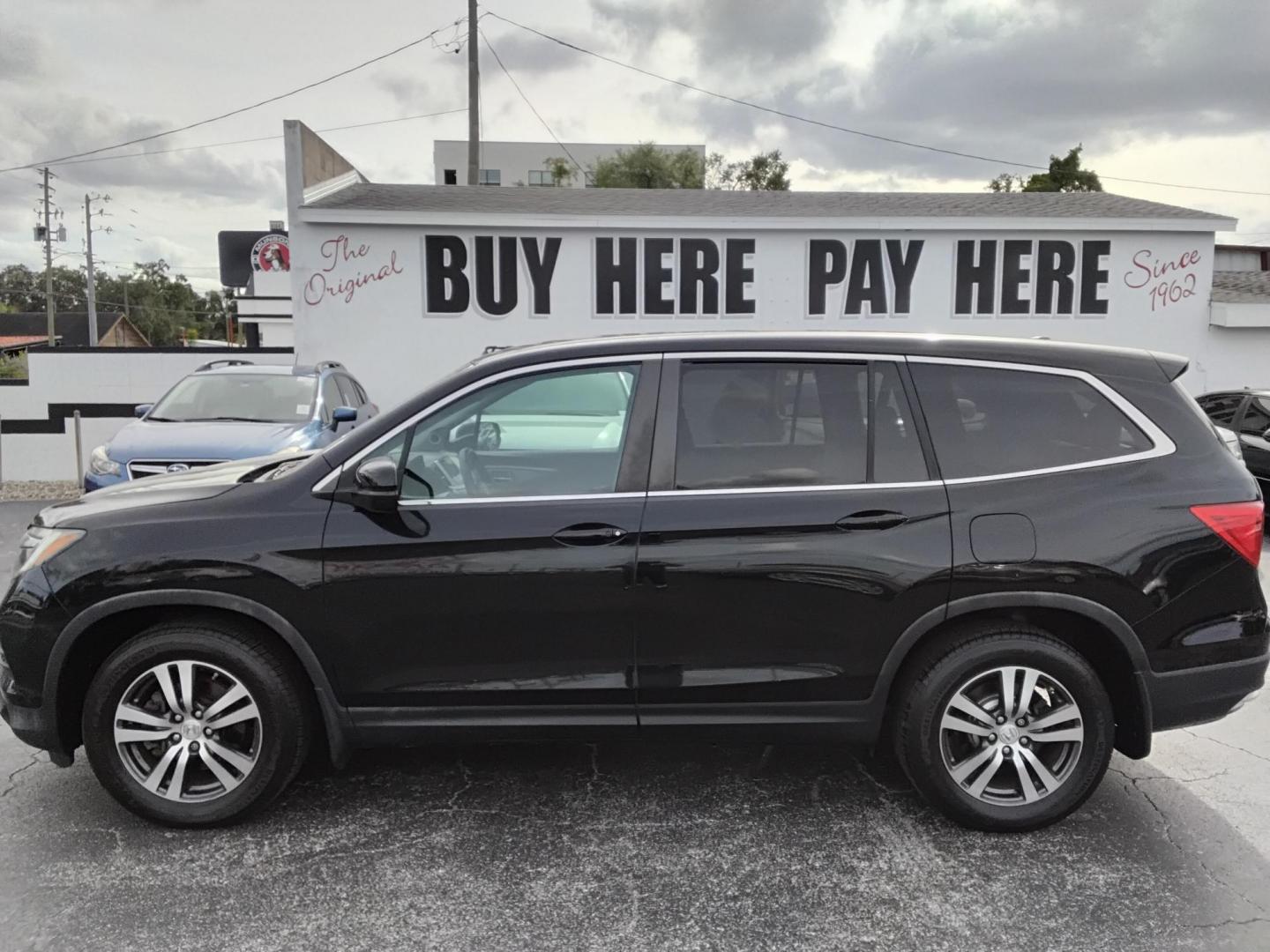 2016 Honda Pilot EX's photo