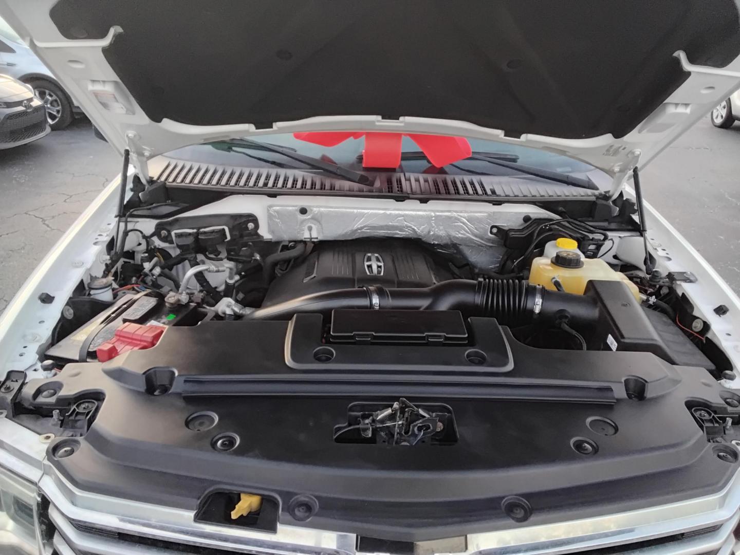2016 White /Black Lincoln Navigator L Reserve 4WD (5LMJJ3LT0GE) with an 3.5L V6 DOHC 24V FFV engine, 6A transmission, located at 6112 N Florida Avenue, Tampa, FL, 33604, (888) 521-5131, 27.954929, -82.459534 - $499 DOWN PLUS TAX & TAG. - Photo#14