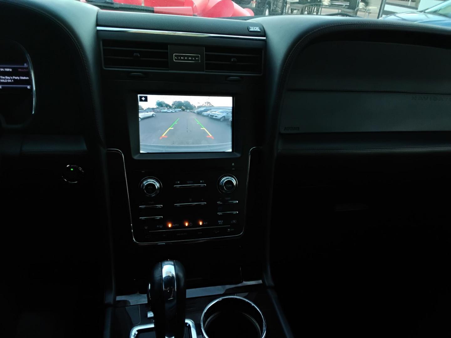 2016 White /Black Lincoln Navigator L Reserve 4WD (5LMJJ3LT0GE) with an 3.5L V6 DOHC 24V FFV engine, 6A transmission, located at 6112 N Florida Avenue, Tampa, FL, 33604, (888) 521-5131, 27.954929, -82.459534 - $499 DOWN PLUS TAX & TAG. - Photo#13