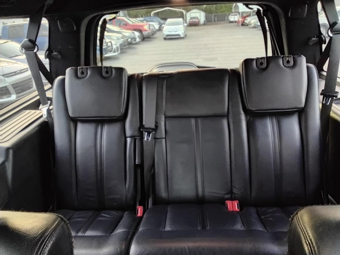 2016 White /Black Lincoln Navigator L Reserve 4WD (5LMJJ3LT0GE) with an 3.5L V6 DOHC 24V FFV engine, 6A transmission, located at 6112 N Florida Avenue, Tampa, FL, 33604, (888) 521-5131, 27.954929, -82.459534 - $499 DOWN PLUS TAX & TAG. - Photo#11