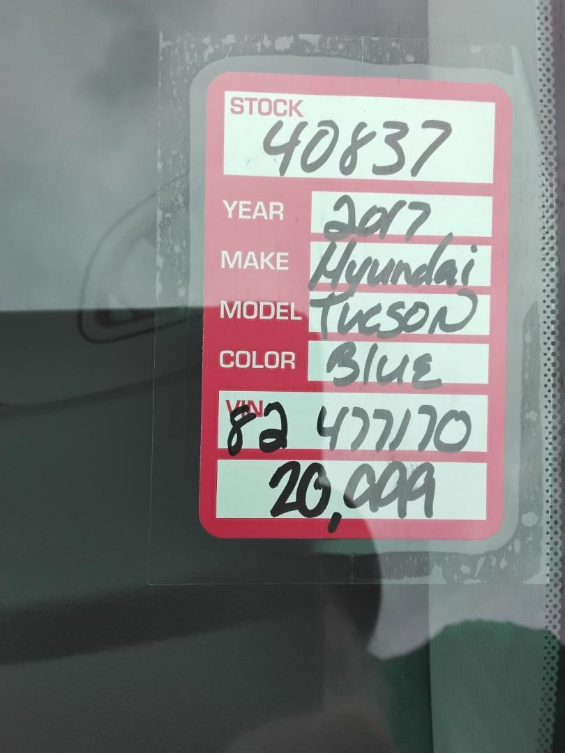 2017 BLUE /Grey Hyundai Tucson SE (KM8J23A45HU) with an 2.0L L4 DOHC 16V engine, 6A transmission, located at 6112 N Florida Avenue, Tampa, FL, 33604, (888) 521-5131, 27.954929, -82.459534 - $499 DOWN PLUS TAX & TAG. - Photo#25
