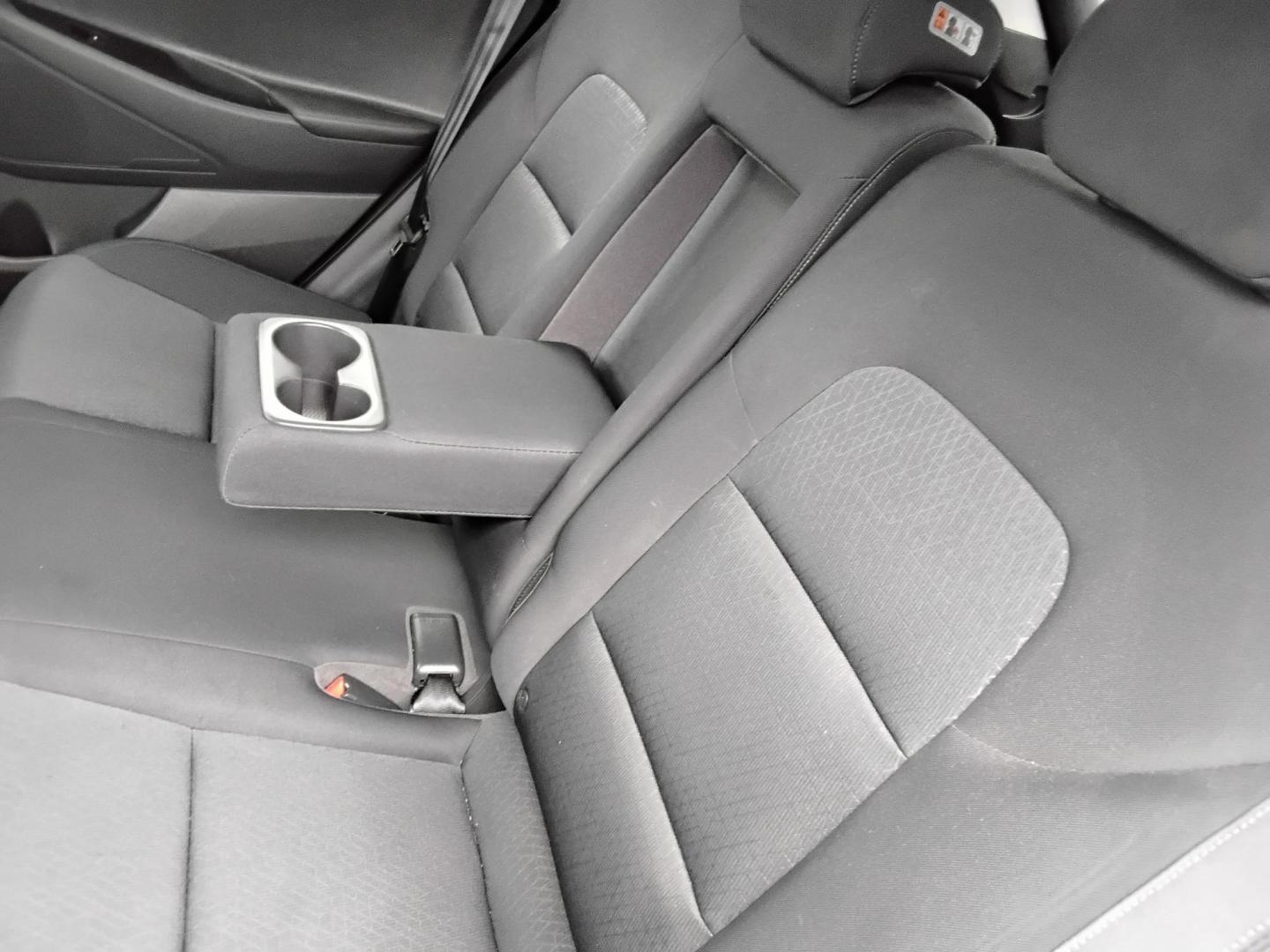 2017 BLUE /Grey Hyundai Tucson SE (KM8J23A45HU) with an 2.0L L4 DOHC 16V engine, 6A transmission, located at 6112 N Florida Avenue, Tampa, FL, 33604, (888) 521-5131, 27.954929, -82.459534 - $499 DOWN PLUS TAX & TAG. - Photo#19