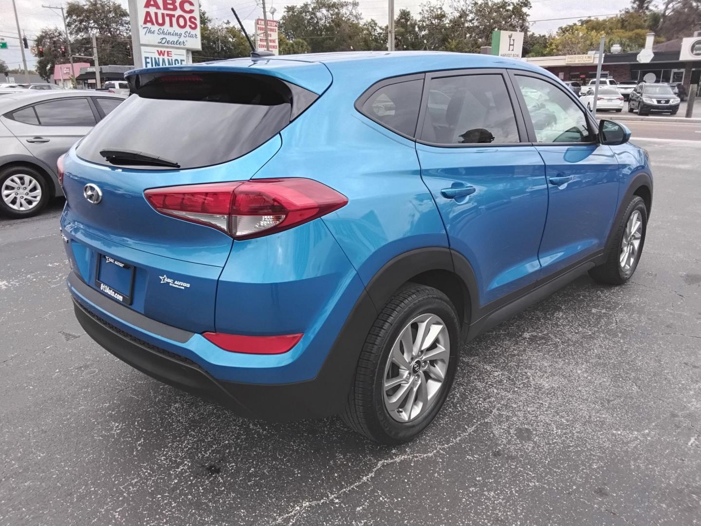 2017 BLUE /Grey Hyundai Tucson SE (KM8J23A45HU) with an 2.0L L4 DOHC 16V engine, 6A transmission, located at 6112 N Florida Avenue, Tampa, FL, 33604, (888) 521-5131, 27.954929, -82.459534 - $499 DOWN PLUS TAX & TAG. - Photo#10