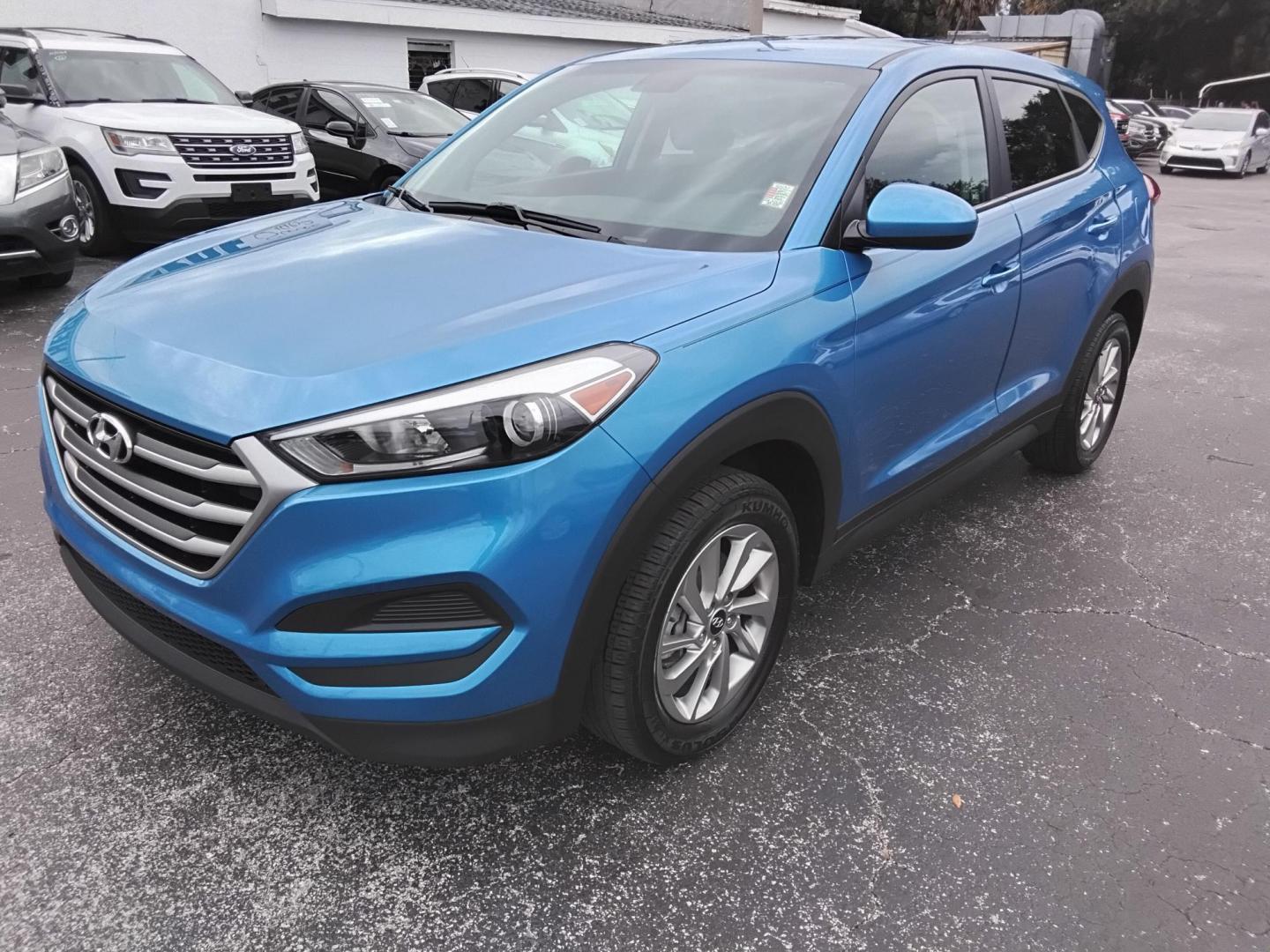 2017 BLUE /Grey Hyundai Tucson SE (KM8J23A45HU) with an 2.0L L4 DOHC 16V engine, 6A transmission, located at 6112 N Florida Avenue, Tampa, FL, 33604, (888) 521-5131, 27.954929, -82.459534 - $499 DOWN PLUS TAX & TAG. - Photo#2