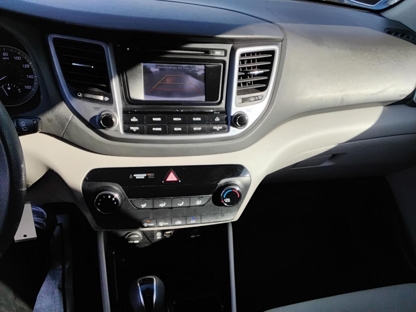 2016 White /White Hyundai Tucson SE (KM8J23A40GU) with an 2.0L L4 DOHC 16V engine, 6A transmission, located at 6112 N Florida Avenue, Tampa, FL, 33604, (888) 521-5131, 27.954929, -82.459534 - $499 DOWN PLUS TAX & TAG. - Photo#12