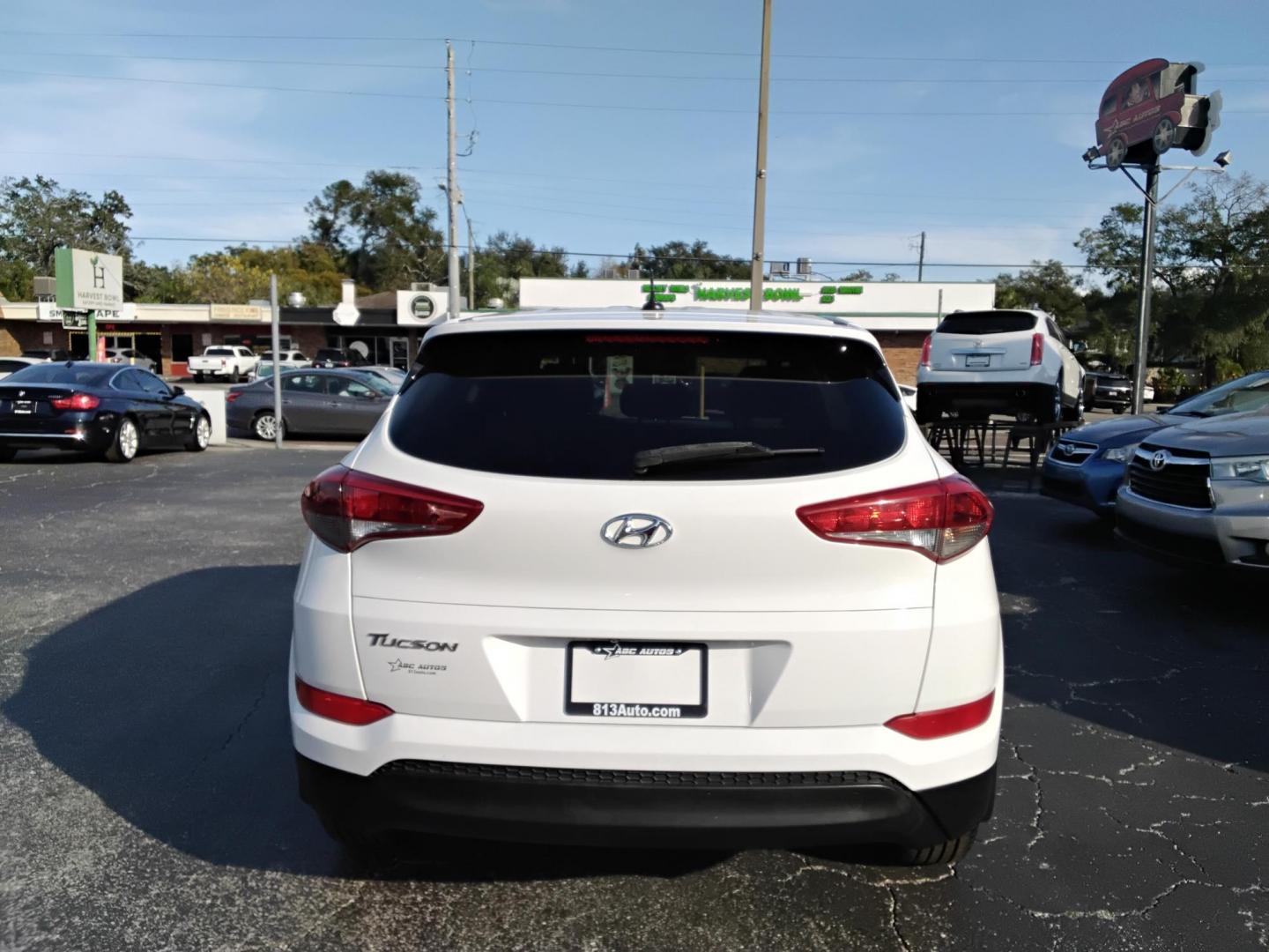 2016 White /White Hyundai Tucson SE (KM8J23A40GU) with an 2.0L L4 DOHC 16V engine, 6A transmission, located at 6112 N Florida Avenue, Tampa, FL, 33604, (888) 521-5131, 27.954929, -82.459534 - $499 DOWN PLUS TAX & TAG. - Photo#7