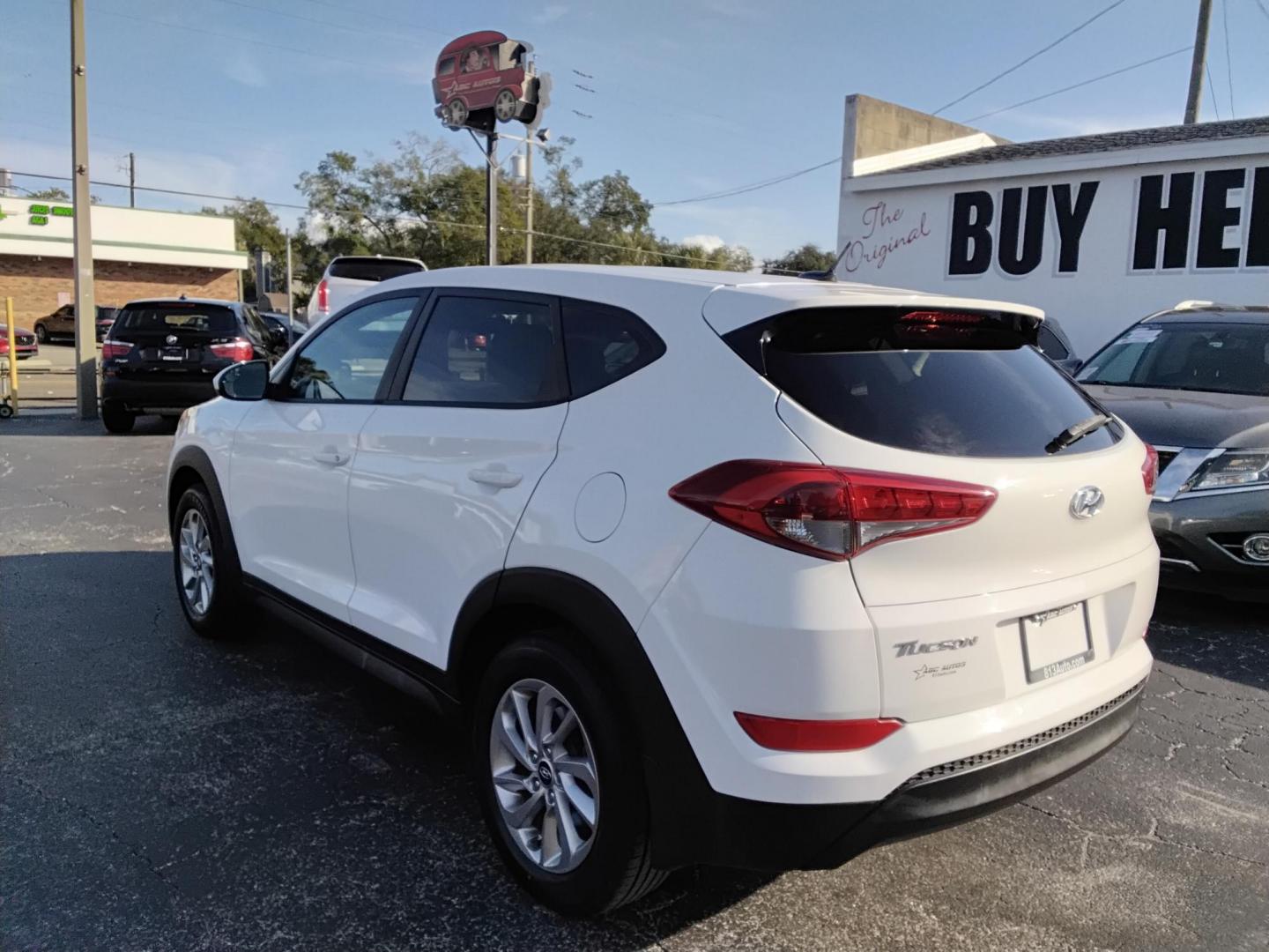 2016 White /White Hyundai Tucson SE (KM8J23A40GU) with an 2.0L L4 DOHC 16V engine, 6A transmission, located at 6112 N Florida Avenue, Tampa, FL, 33604, (888) 521-5131, 27.954929, -82.459534 - $499 DOWN PLUS TAX & TAG. - Photo#6