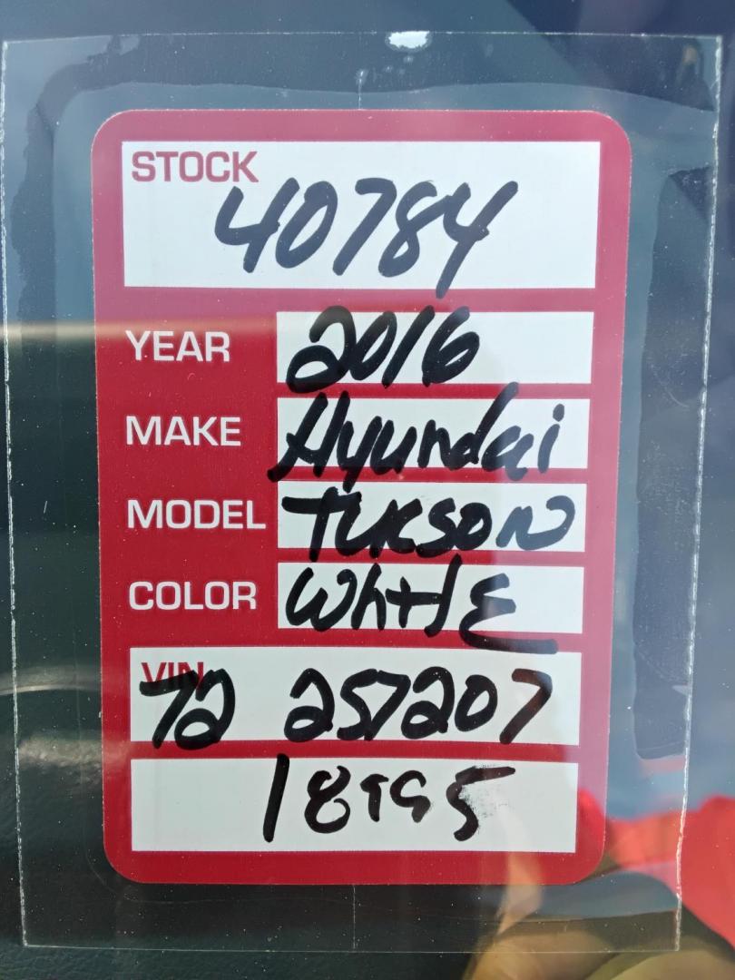 2016 White /White Hyundai Tucson SE (KM8J23A40GU) with an 2.0L L4 DOHC 16V engine, 6A transmission, located at 6112 N Florida Avenue, Tampa, FL, 33604, (888) 521-5131, 27.954929, -82.459534 - $499 DOWN PLUS TAX & TAG. - Photo#15