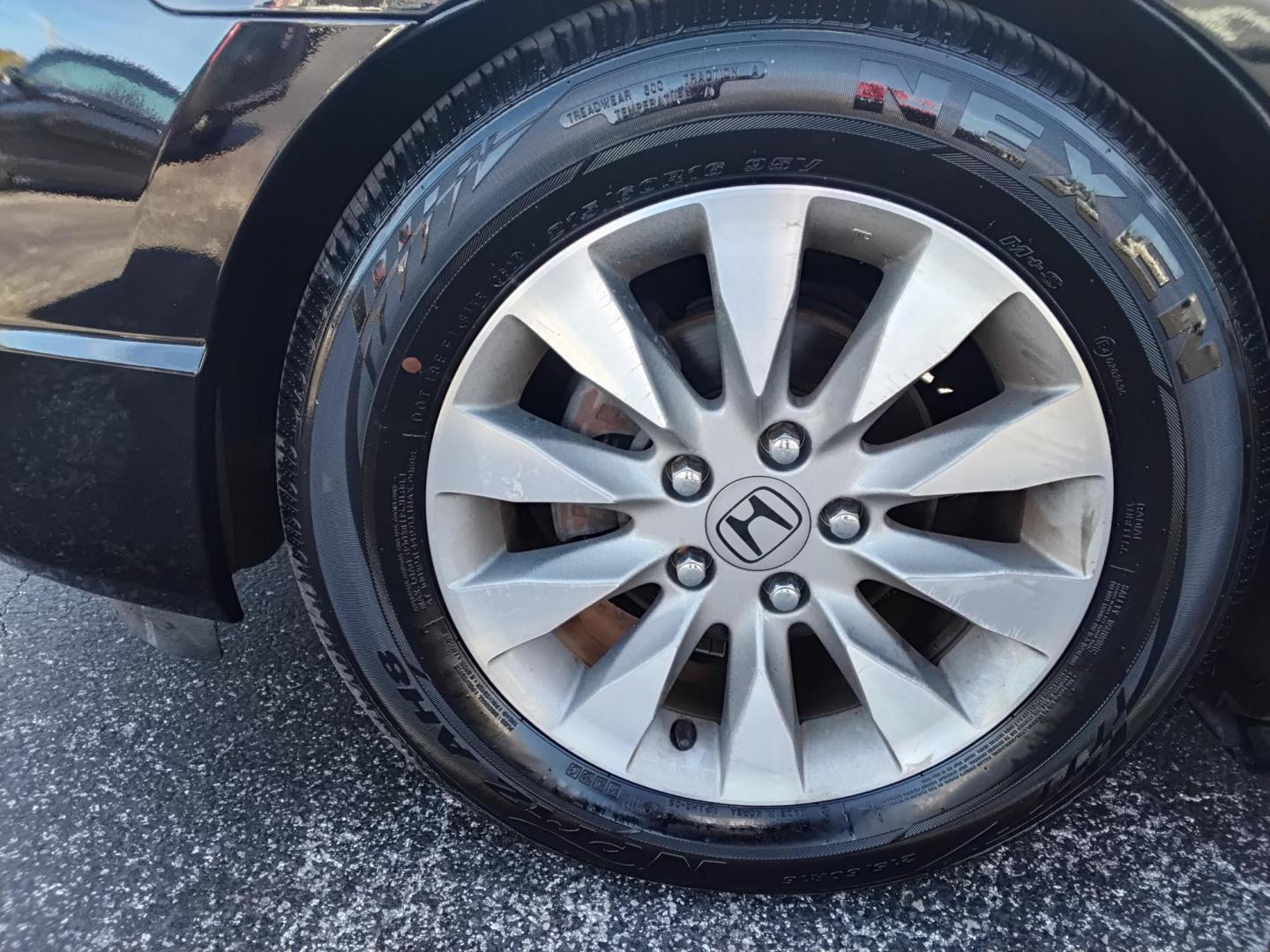 2010 BLACK /Grey Honda Civic EX Coupe 5-Speed AT (2HGFG1B89AH) with an 1.8L L4 SOHC 16V engine, 5-Speed Automatic transmission, located at 6112 N Florida Avenue, Tampa, FL, 33604, (888) 521-5131, 27.954929, -82.459534 - $499 DOWN PLUS TAX & TAG. - Photo#14