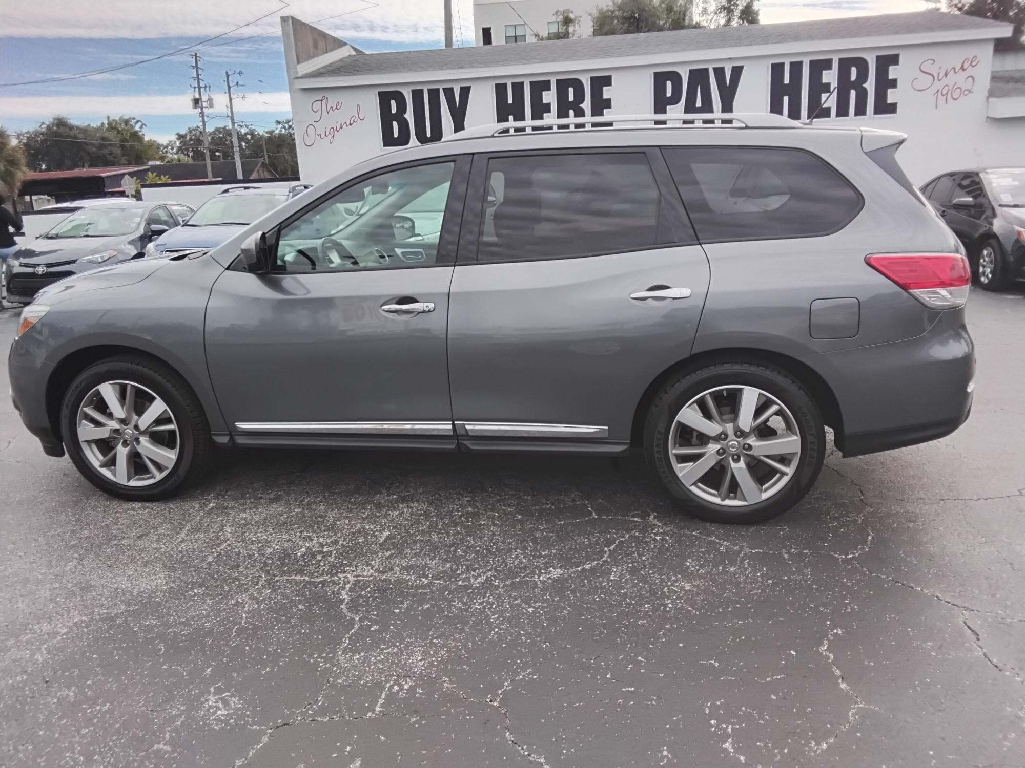 photo of 2016 Nissan Pathfinder SL 4WD
