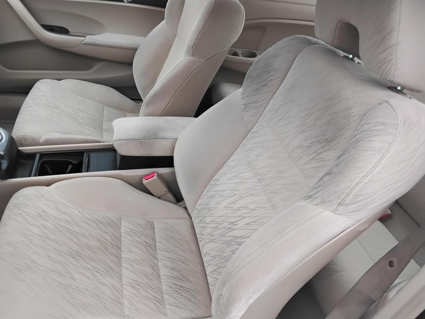 2007 White /Beige Honda Civic LX Coupe AT (2HGFG12697H) with an 1.8L L4 SOHC 16V engine, 5-Speed Automatic Overdrive transmission, located at 6112 N Florida Avenue, Tampa, FL, 33604, (888) 521-5131, 27.954929, -82.459534 - $499 down plus tax & tag. - Photo#15