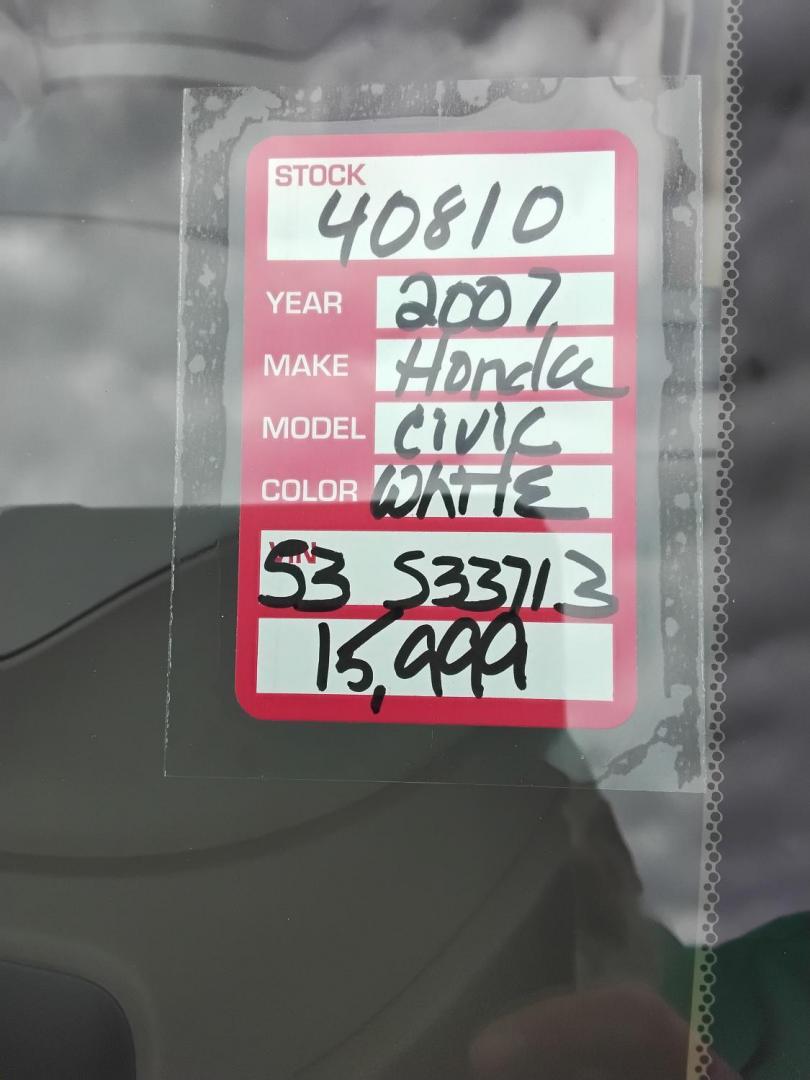 2007 White /Beige Honda Civic LX Coupe AT (2HGFG12697H) with an 1.8L L4 SOHC 16V engine, 5-Speed Automatic Overdrive transmission, located at 6112 N Florida Avenue, Tampa, FL, 33604, (888) 521-5131, 27.954929, -82.459534 - $499 down plus tax & tag. - Photo#21
