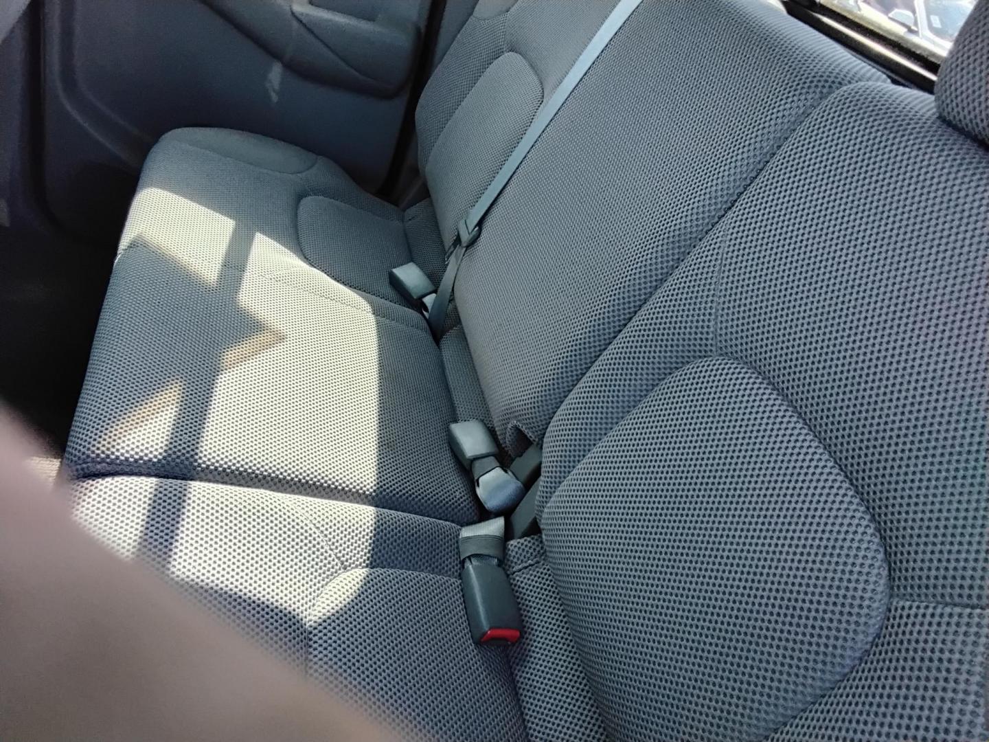 2017 SILVER /Grey Nissan Frontier SL Crew Cab 5AT 2WD (1N6AD0ER3HN) with an 4.0L V6 DOHC 24V engine, 5A transmission, located at 6112 N Florida Avenue, Tampa, FL, 33604, (888) 521-5131, 27.954929, -82.459534 - $499 down plus tax & tag. - Photo#15