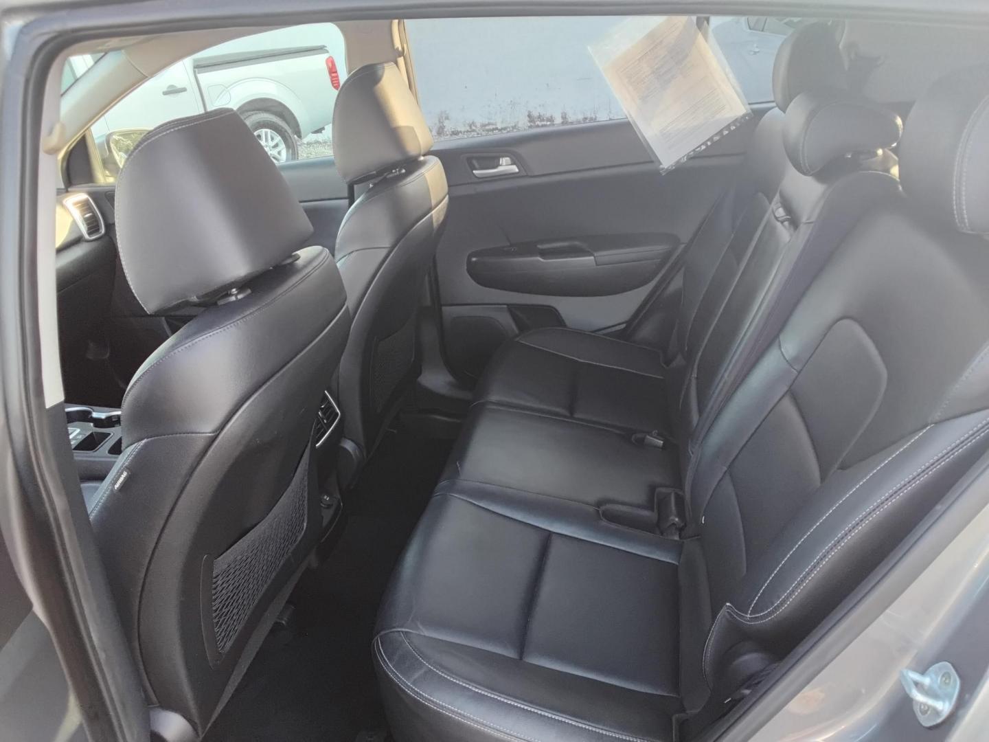 2017 SILVER /Black Kia Sportage EX FWD (KNDPN3AC1H7) with an 2.4L V6 DOHC 24V engine, 6A transmission, located at 6112 N Florida Avenue, Tampa, FL, 33604, (888) 521-5131, 27.954929, -82.459534 - $499 down plus tax & tag. - Photo#10