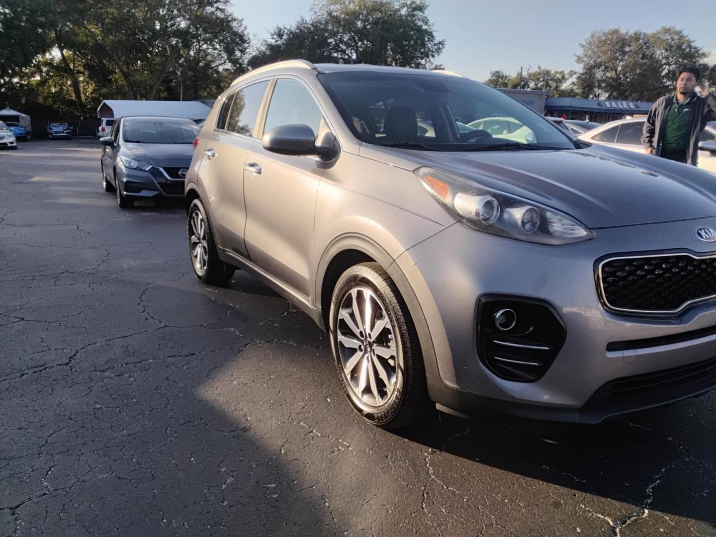 2017 SILVER /Black Kia Sportage EX FWD (KNDPN3AC1H7) with an 2.4L V6 DOHC 24V engine, 6A transmission, located at 6112 N Florida Avenue, Tampa, FL, 33604, (888) 521-5131, 27.954929, -82.459534 - $499 down plus tax & tag. - Photo#4
