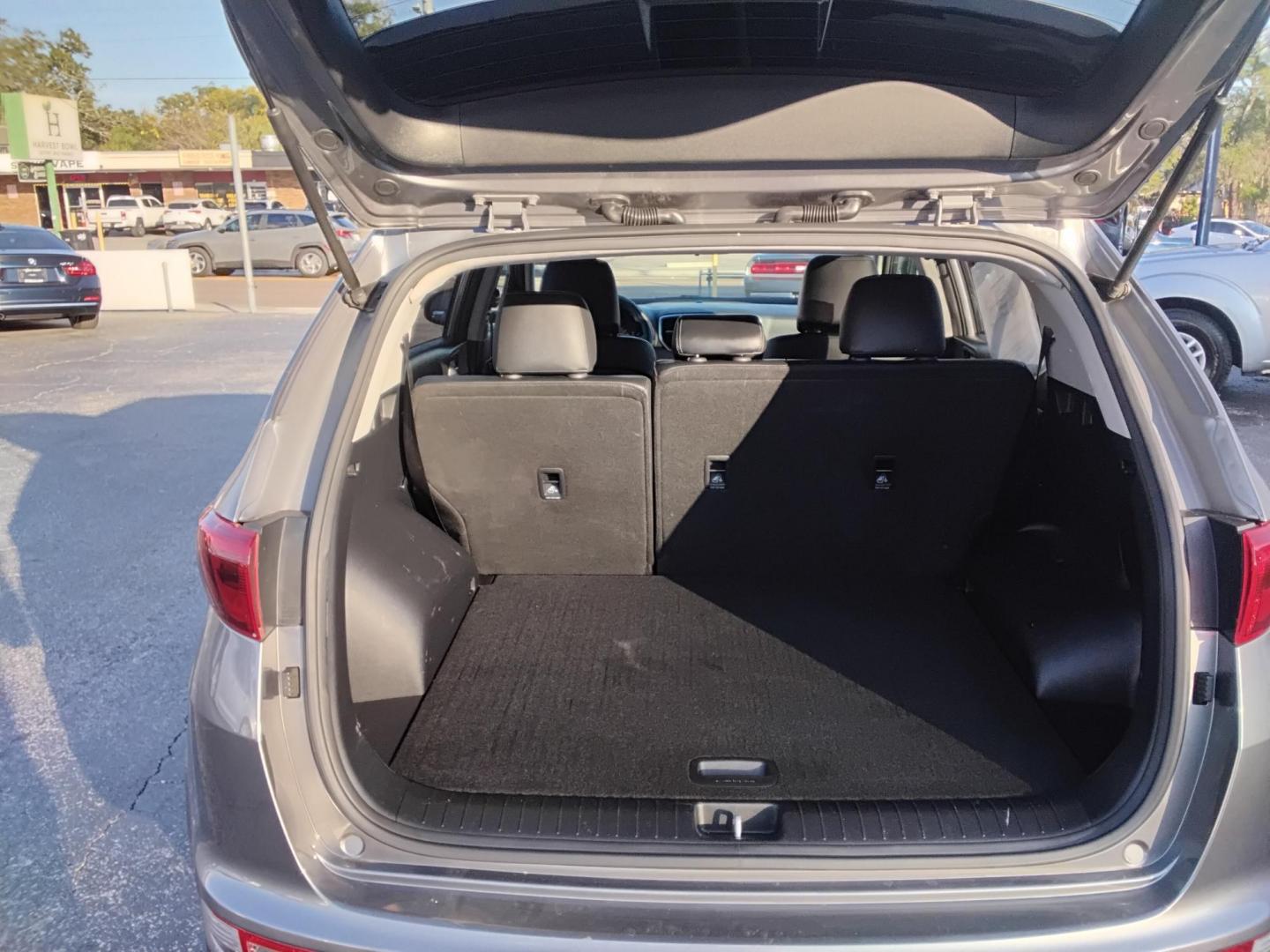 2017 SILVER /Black Kia Sportage EX FWD (KNDPN3AC1H7) with an 2.4L V6 DOHC 24V engine, 6A transmission, located at 6112 N Florida Avenue, Tampa, FL, 33604, (888) 521-5131, 27.954929, -82.459534 - $499 down plus tax & tag. - Photo#8