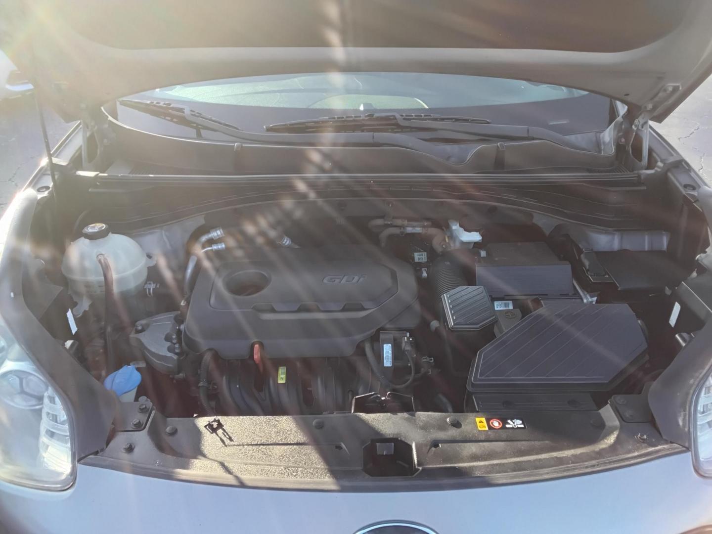 2017 SILVER /Black Kia Sportage EX FWD (KNDPN3AC1H7) with an 2.4L V6 DOHC 24V engine, 6A transmission, located at 6112 N Florida Avenue, Tampa, FL, 33604, (888) 521-5131, 27.954929, -82.459534 - $499 down plus tax & tag. - Photo#14