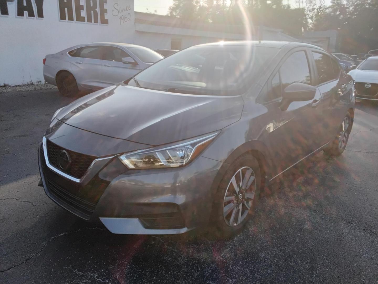 2020 GRAY /Grey Nissan Versa SV (3N1CN8EV8LL) with an 1.6L L4 DOHC 16V engine, CVT transmission, located at 6112 N Florida Avenue, Tampa, FL, 33604, (888) 521-5131, 27.954929, -82.459534 - $499 down plus tax & tag. - Photo#3