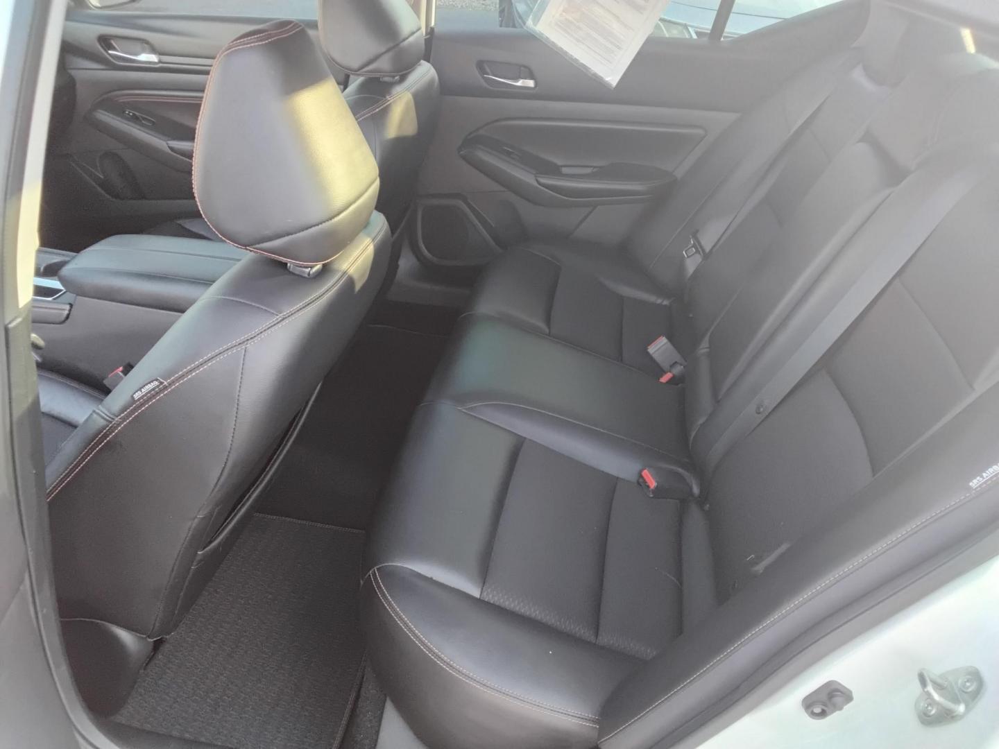 2019 White /Black Nissan Altima 2.5 SR (1N4BL4CVXKC) with an 2.5L L4 DOHC 16V engine, CVT transmission, located at 6112 N Florida Avenue, Tampa, FL, 33604, (888) 521-5131, 27.954929, -82.459534 - $499 down plus tax & tag. - Photo#12