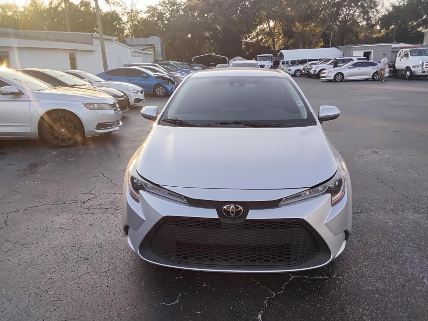2021 SILVER /Grey Toyota Corolla LE (JTDEPMAE4MJ) with an 1.8L L4 DOHC 16V engine, CVT transmission, located at 6112 N Florida Avenue, Tampa, FL, 33604, (888) 521-5131, 27.954929, -82.459534 - $499 down plus tax & tag. - Photo#2