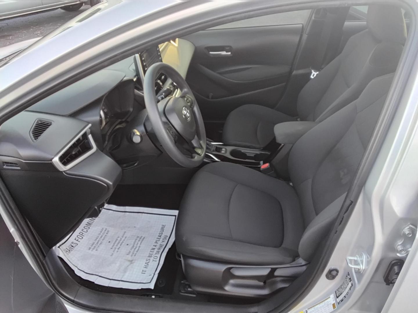 2021 SILVER /Grey Toyota Corolla LE (JTDEPMAE4MJ) with an 1.8L L4 DOHC 16V engine, CVT transmission, located at 6112 N Florida Avenue, Tampa, FL, 33604, (888) 521-5131, 27.954929, -82.459534 - $499 down plus tax & tag. - Photo#9