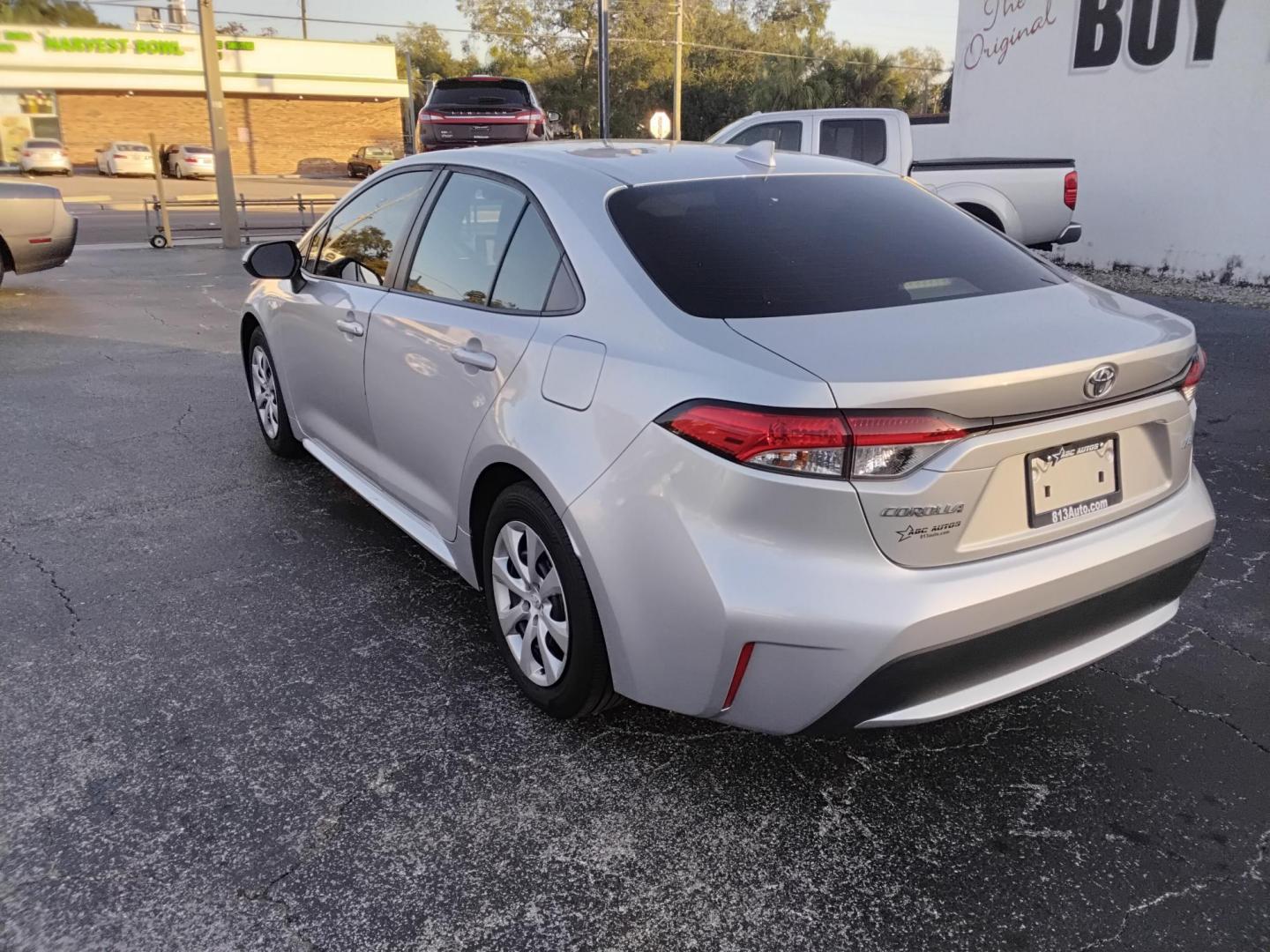 2021 SILVER /Grey Toyota Corolla LE (JTDEPMAE4MJ) with an 1.8L L4 DOHC 16V engine, CVT transmission, located at 6112 N Florida Avenue, Tampa, FL, 33604, (888) 521-5131, 27.954929, -82.459534 - $499 down plus tax & tag. - Photo#6