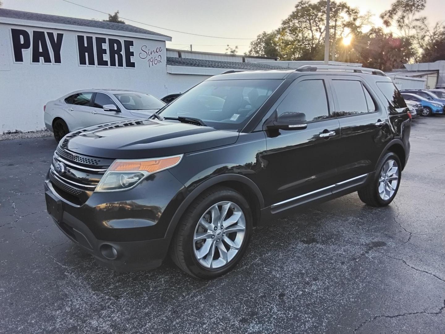 2015 BLACK /Beige Ford Explorer Limited FWD (1FM5K7F86FG) with an 3.5L V6 DOHC 24V engine, 6-Speed Automatic transmission, located at 6112 N Florida Avenue, Tampa, FL, 33604, (888) 521-5131, 27.954929, -82.459534 - $499 down plus tax & tag. - Photo#1
