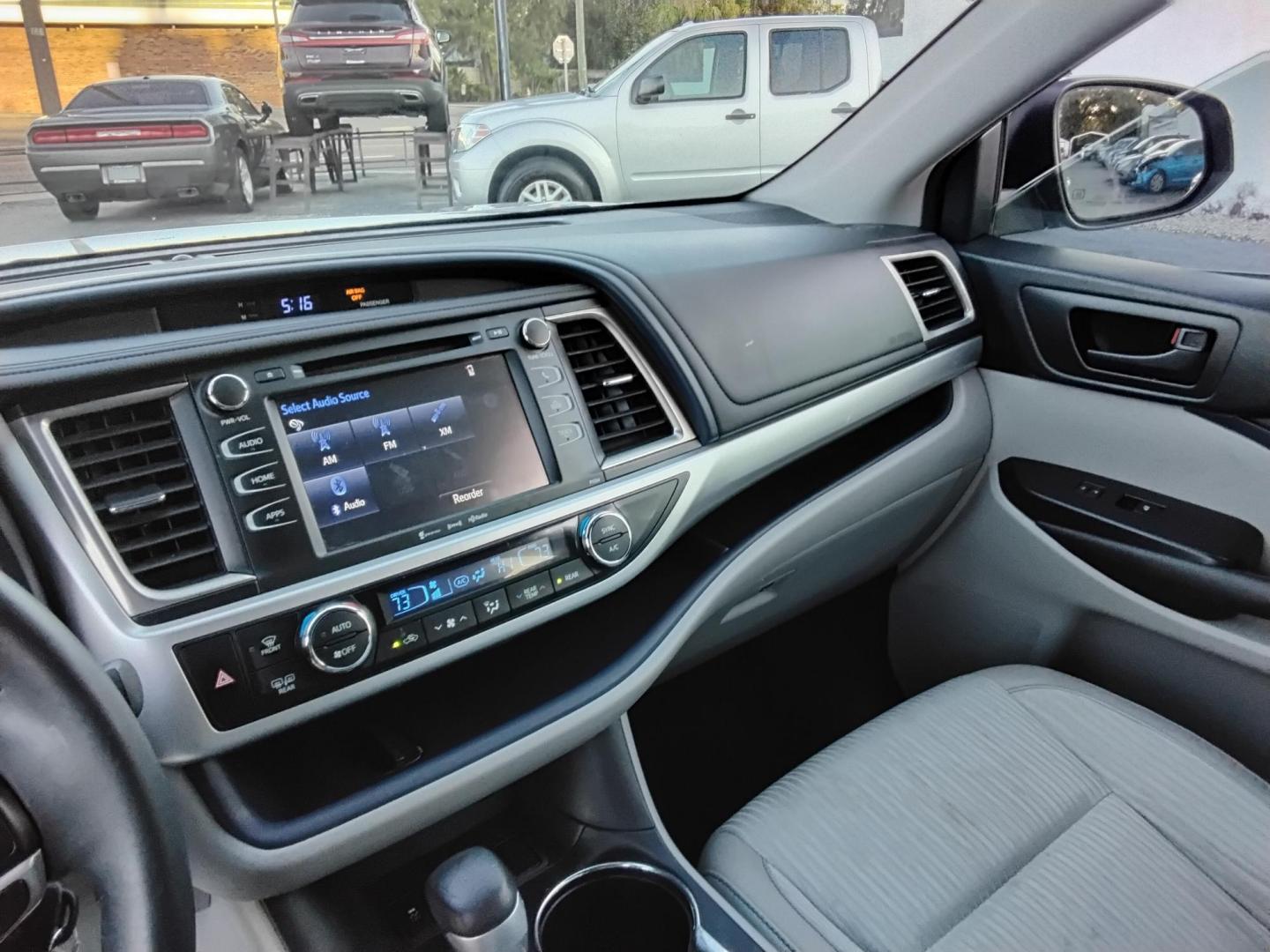 2016 SILVER /Beige Toyota Highlander LE FWD V6 (5TDZKRFH9GS) with an 3.5L V6 DOHC 24V engine, 6A transmission, located at 6112 N Florida Avenue, Tampa, FL, 33604, (888) 521-5131, 27.954929, -82.459534 - $499 down plus tax & tag. - Photo#8