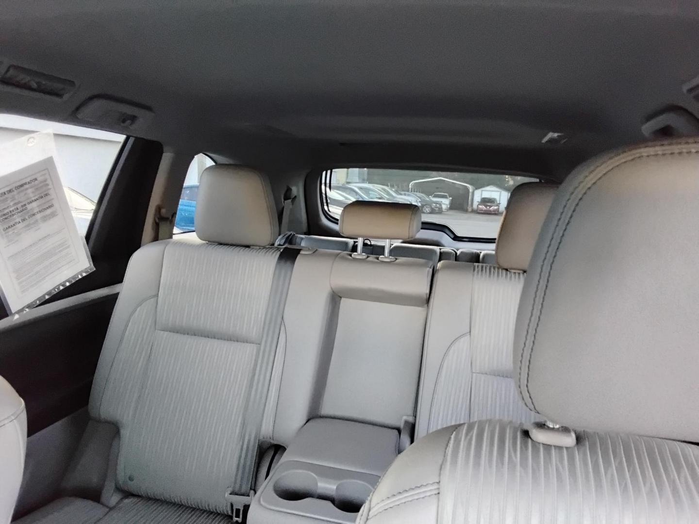 2016 SILVER /Beige Toyota Highlander LE FWD V6 (5TDZKRFH9GS) with an 3.5L V6 DOHC 24V engine, 6A transmission, located at 6112 N Florida Avenue, Tampa, FL, 33604, (888) 521-5131, 27.954929, -82.459534 - $499 down plus tax & tag. - Photo#10